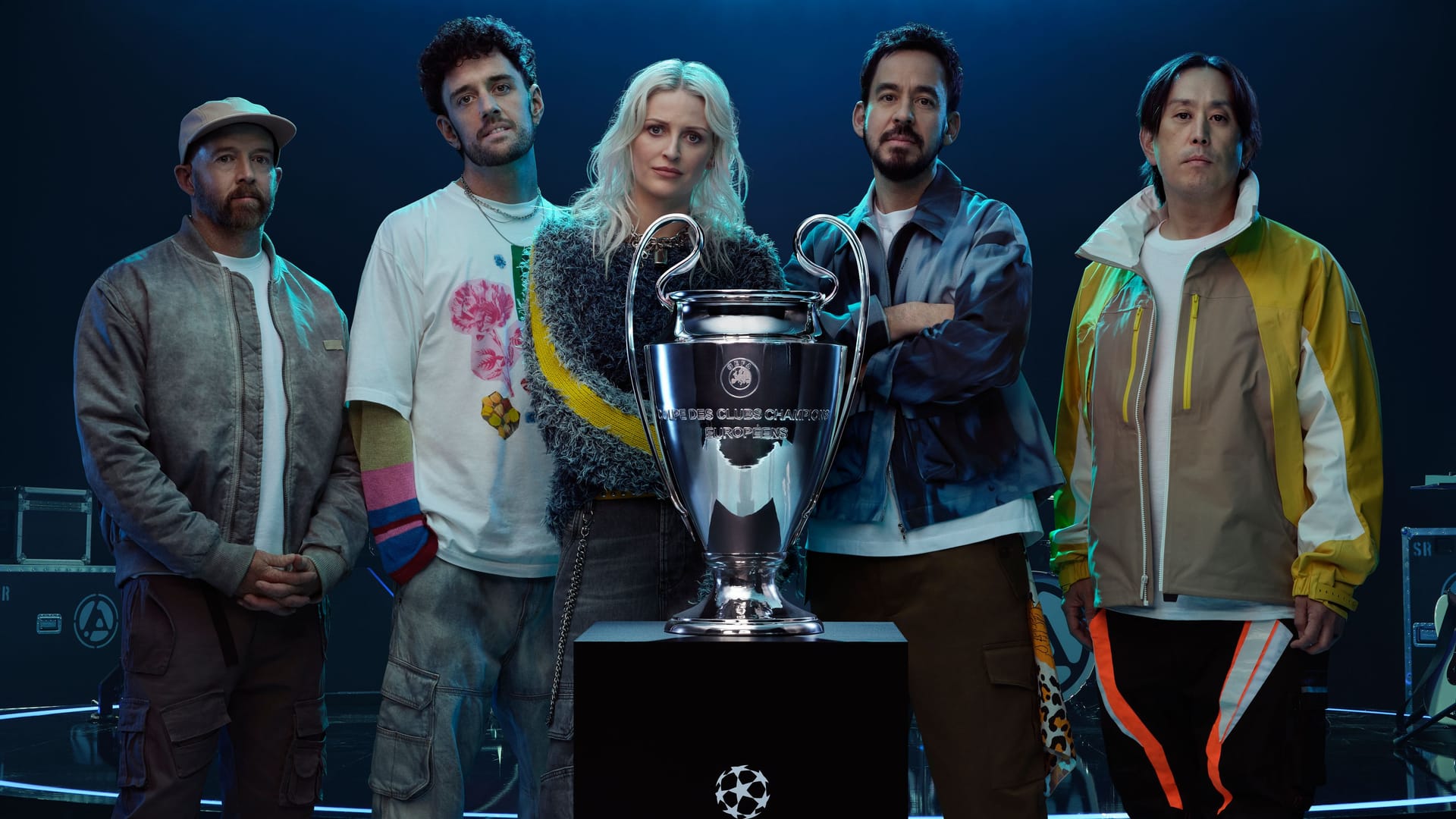 Wollen den Fans vor dem Champions-League-Finale einheizen: (v.l.) Dave Farrell, Colin Brittain, Emily Armstrong, Mike Shinoda und Joe Hahn. Wollen den Fans vor dem Champions-League-Finale einheizen: (v.l.) Dave Farrell, Colin Brittain, Emily Armstrong, Mike Shinoda und Joe Hahn.