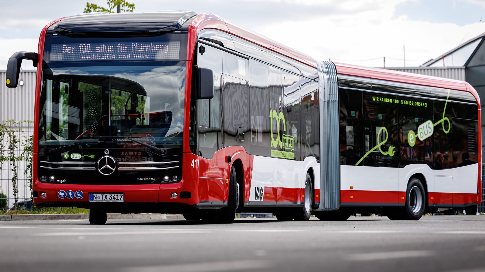 Der neue E-Bus: Ein solcher Gelenkbus spare pro Jahr im Vergleich mit einem modernen Dieselbus rund 68 Tonnen Kohlenstoffdioxid ein, sagt die VAG.