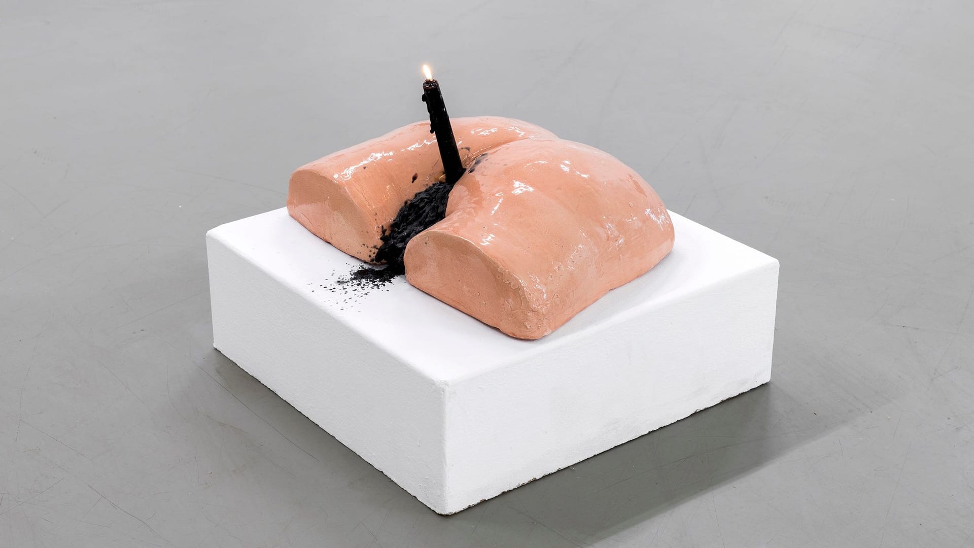 Dieses Werk von Laura Pientka heißt "Tender Blossom".