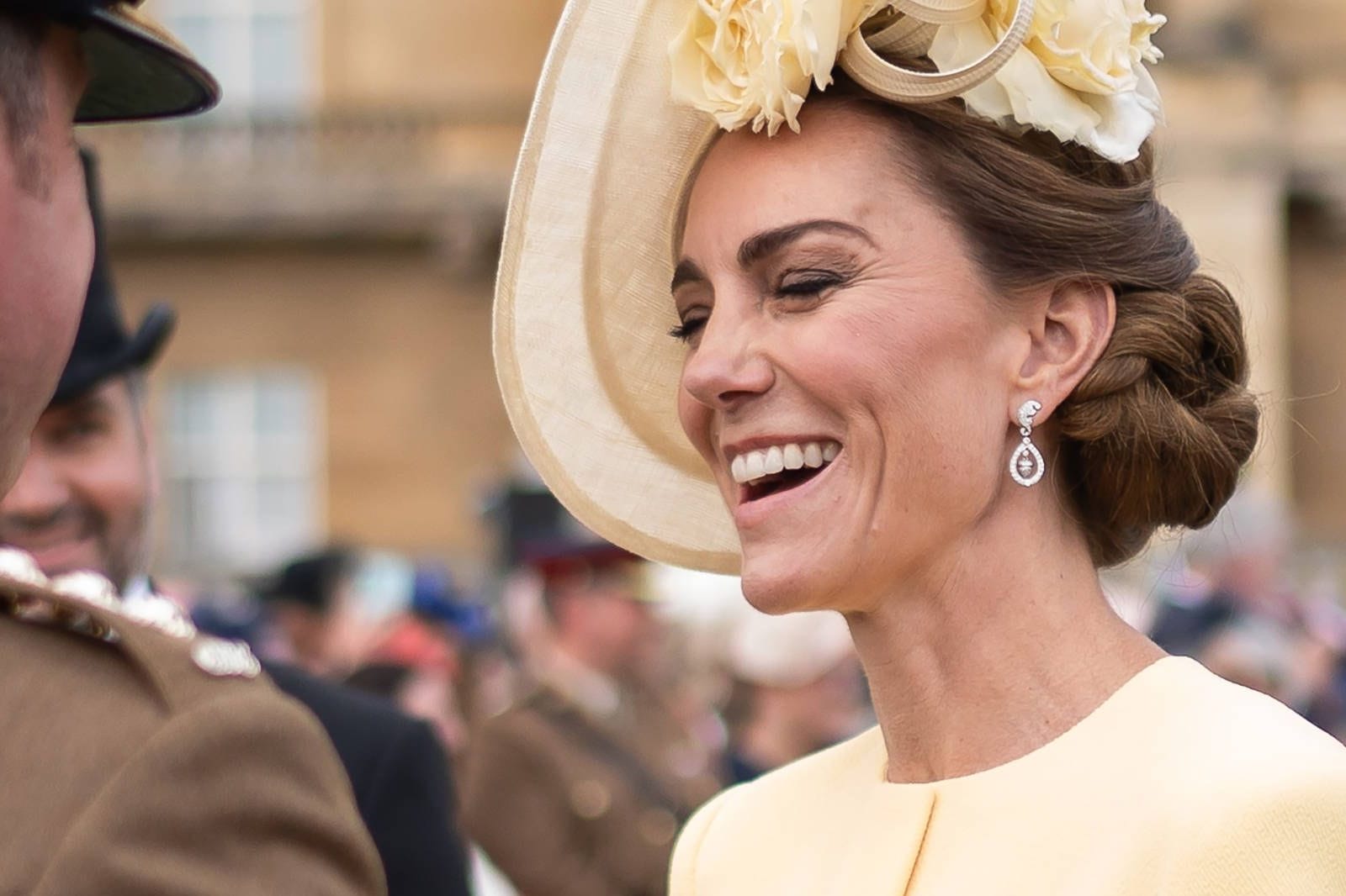 Prinzessin Kate: Hier lacht sie bei einer Gartenparty im Buckingham-Palast.