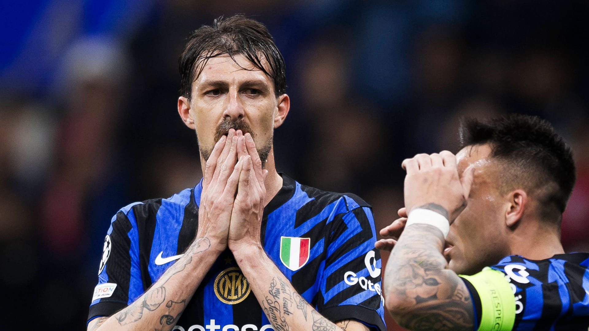 Francesco Acerbi (l.): Er wurde im Champions-League-Halbfinale wohl bespuckt.