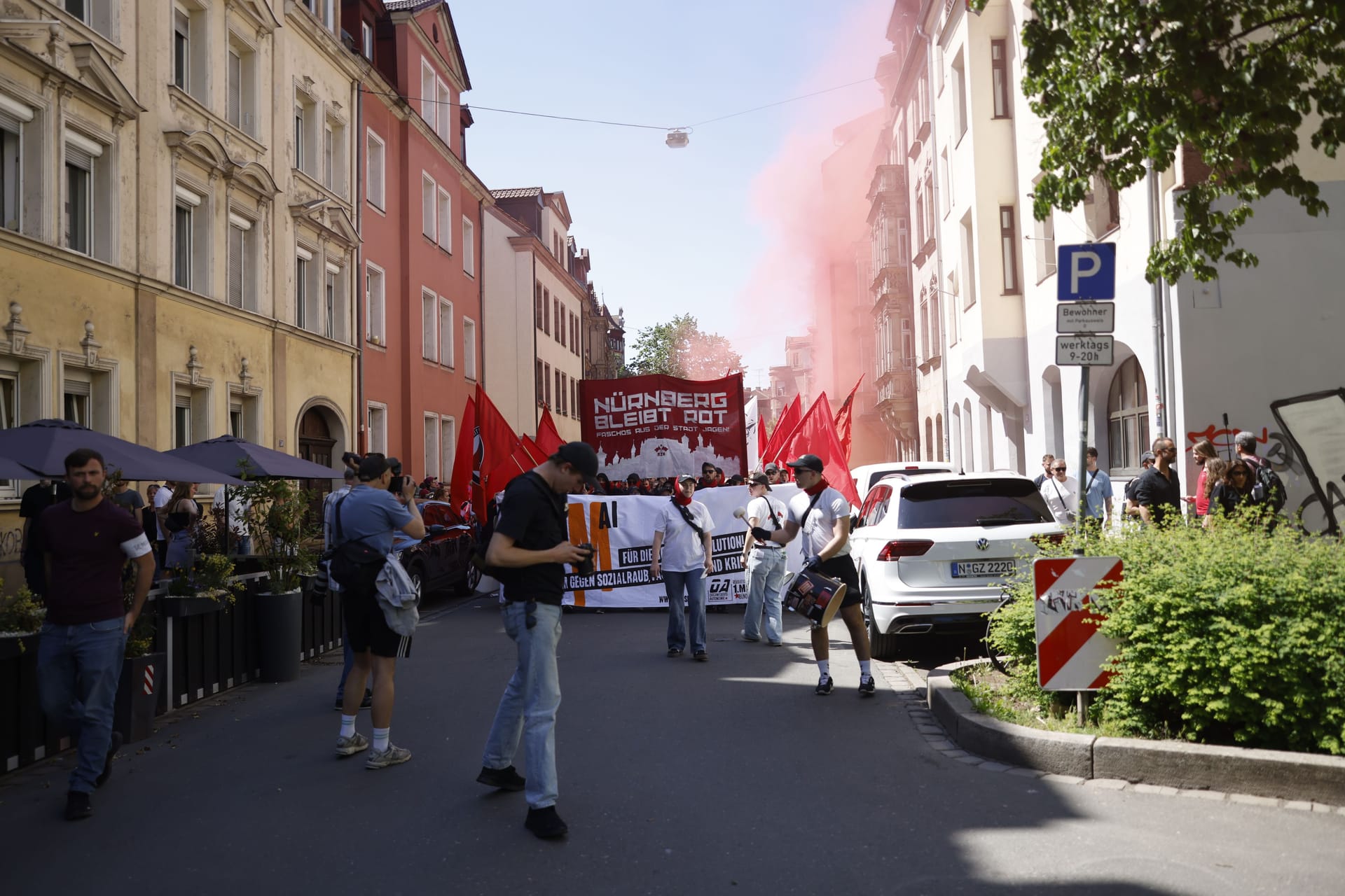 Die Demonstration in Gostenhof: Unter den Teilnehmern sollen auch Mitglieder der Antifa sein.