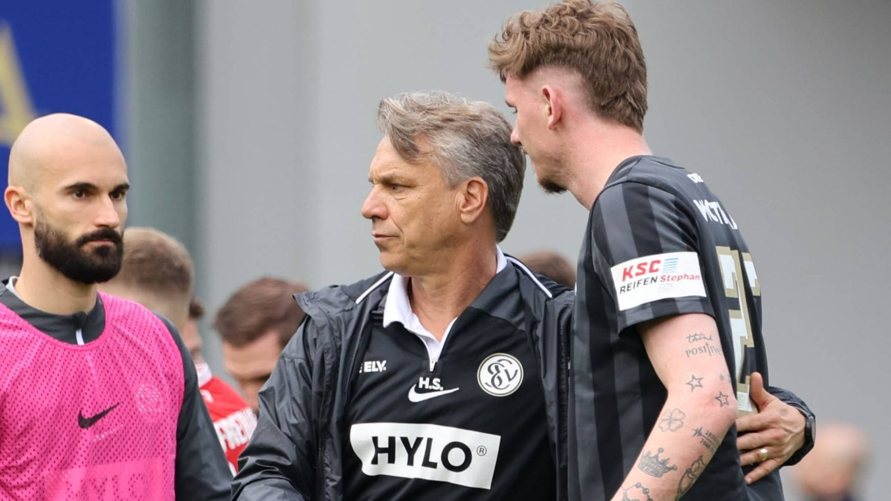 Horst Steffen mit Nick Woltemade (r.).