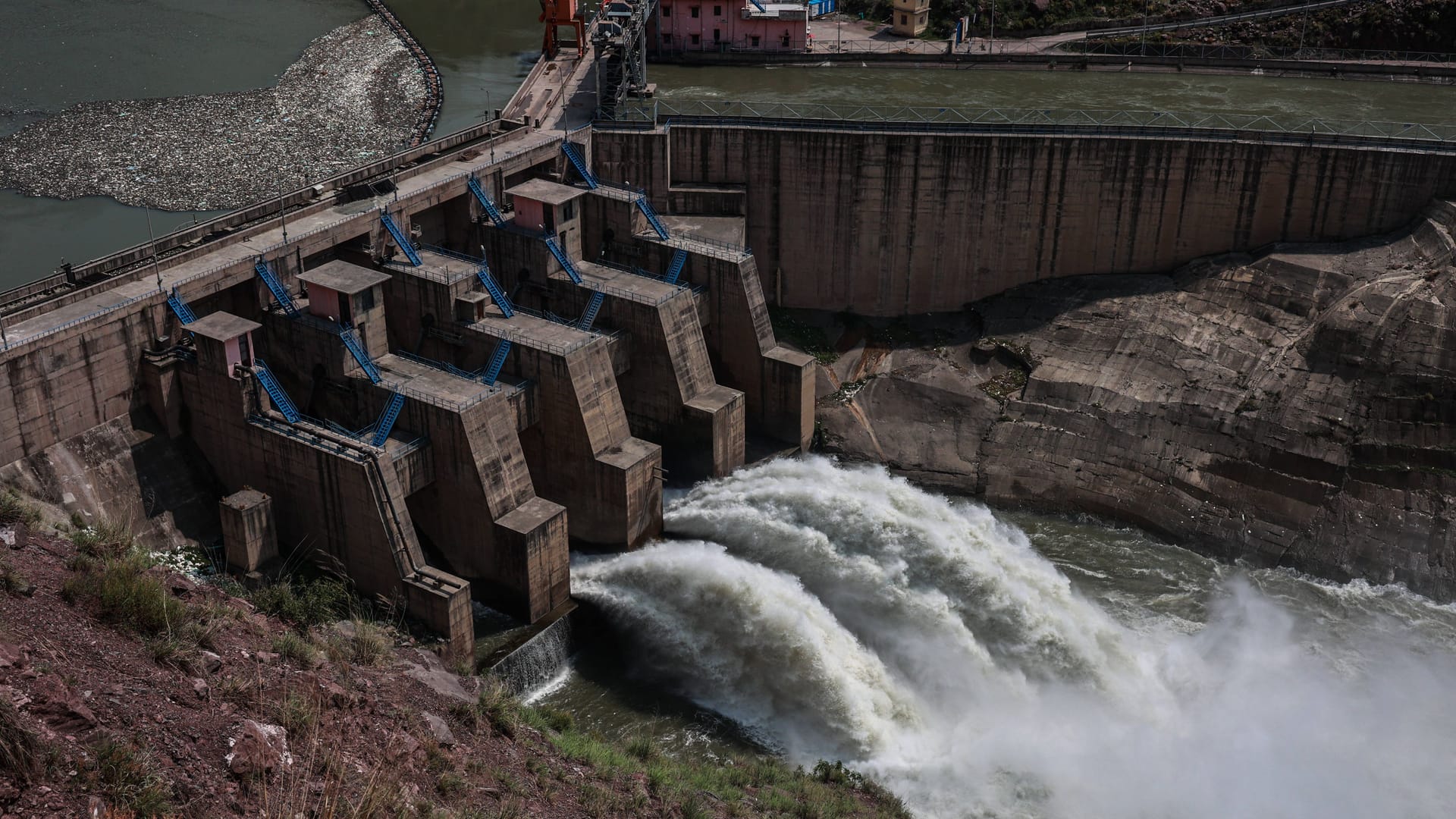 Eine Talsperre des Indus im indischen Teil Kaschmirs.