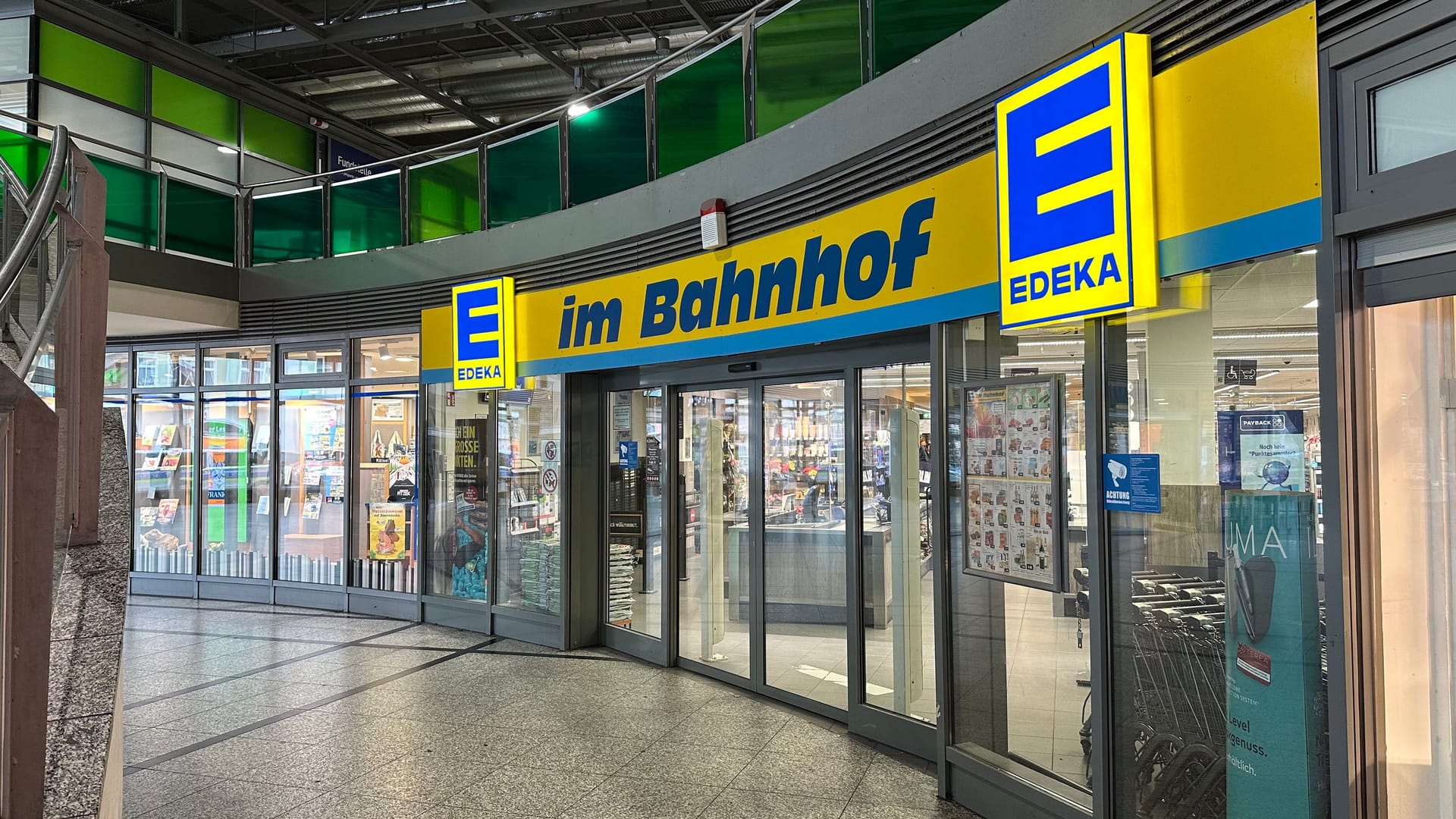 Edeka-Filiale im Bahnhof Lichtenberg: Hier ist Eugeniu Botnari im Jahr 2016 verprügelt worden.