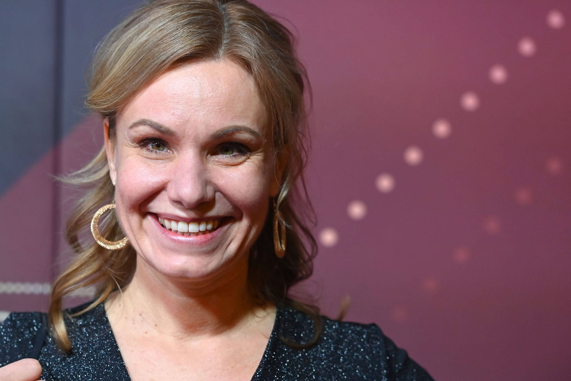 Isabell Stern: Sie spielt die Sommelière Katja Neubach in "Sturm der Liebe".