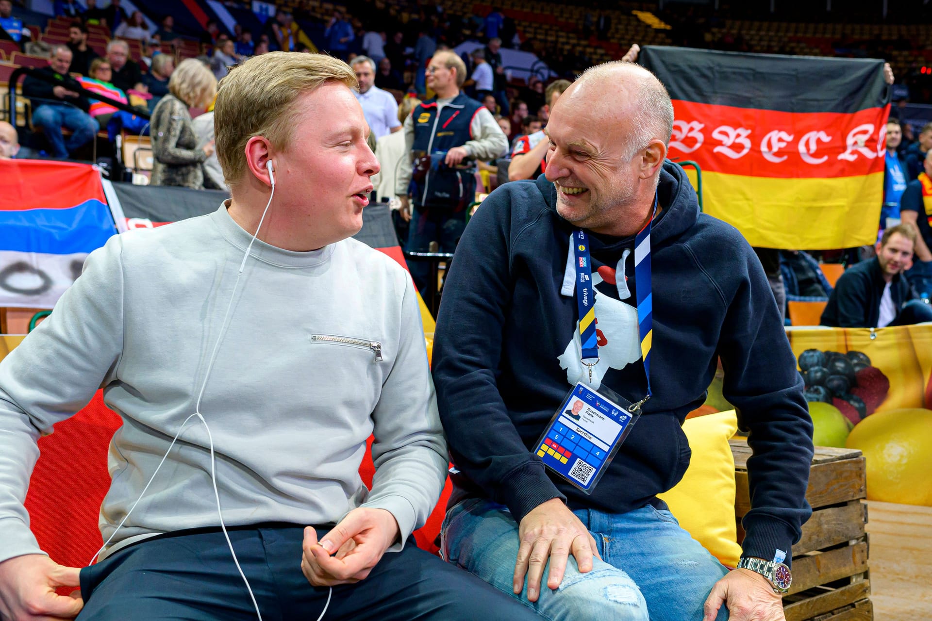 Frank Buschmann (rechts) mit Florian Schmidt-Sommerfeld: Die beiden kommentieren für Sky.
