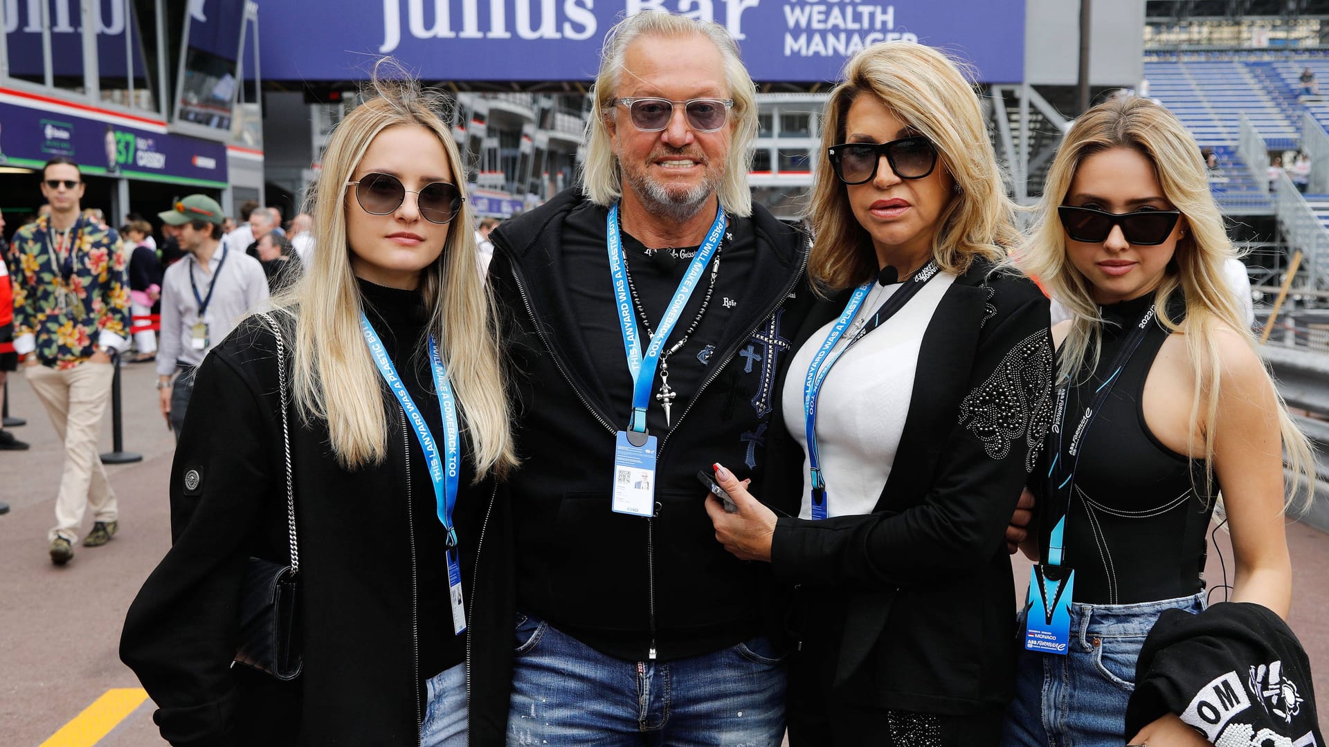 Familie Geiss: Hier posieren Sie bei der Formel-E in Monaco im Jahr 2023. Familie Geiss: Hier posieren Sie bei der Formel-E in Monaco im Jahr 2023.