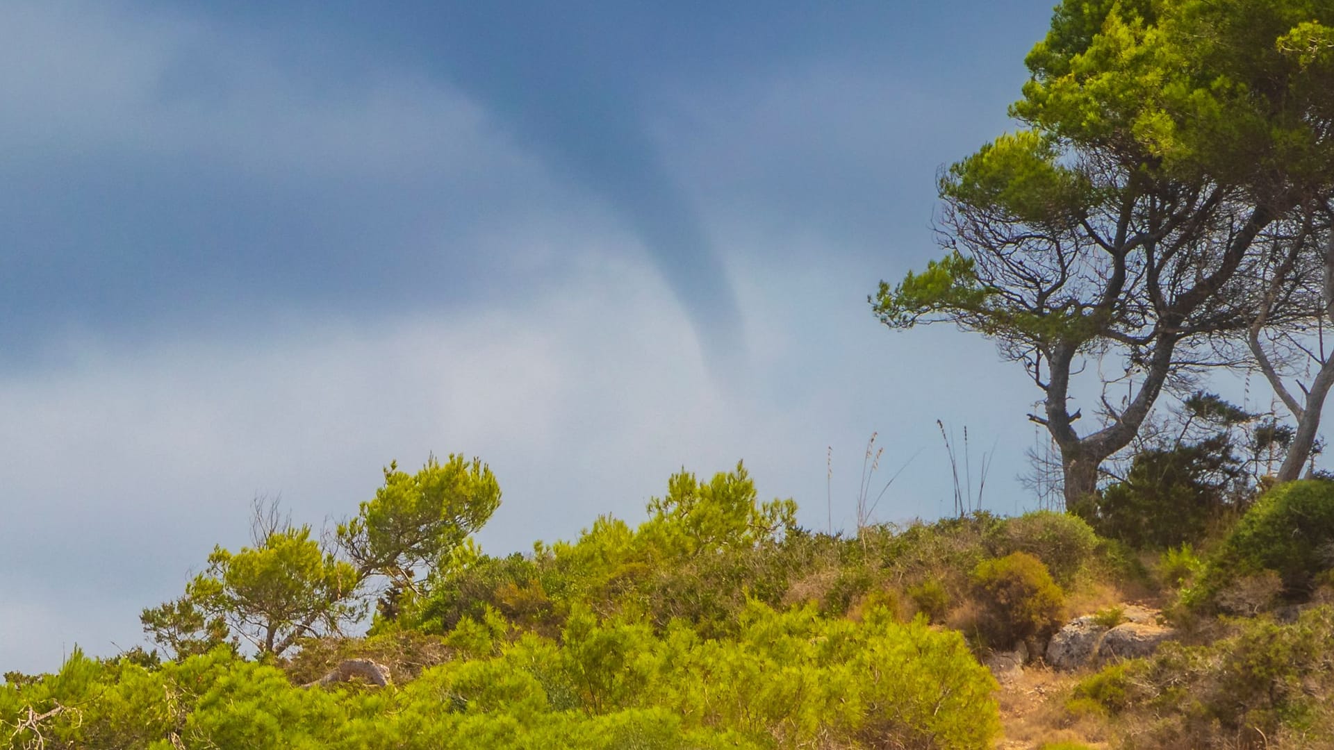 Ein Sturm auf Mallorca (Archivbild): Am Wochenende ist auf der Ferieninsel ein Tornado gesichtet worden