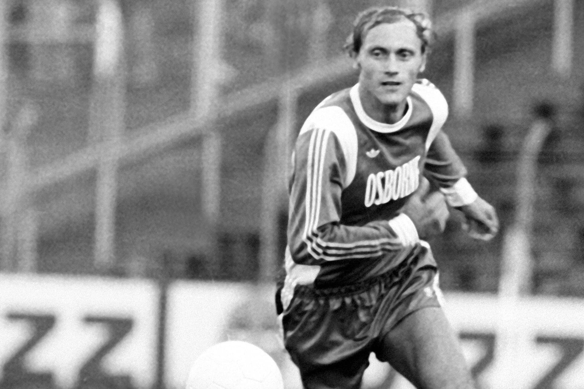 Dieter Versen lief zwischen 1963 und 1979 für die erste Mannschaft des VfL Bochum auf.