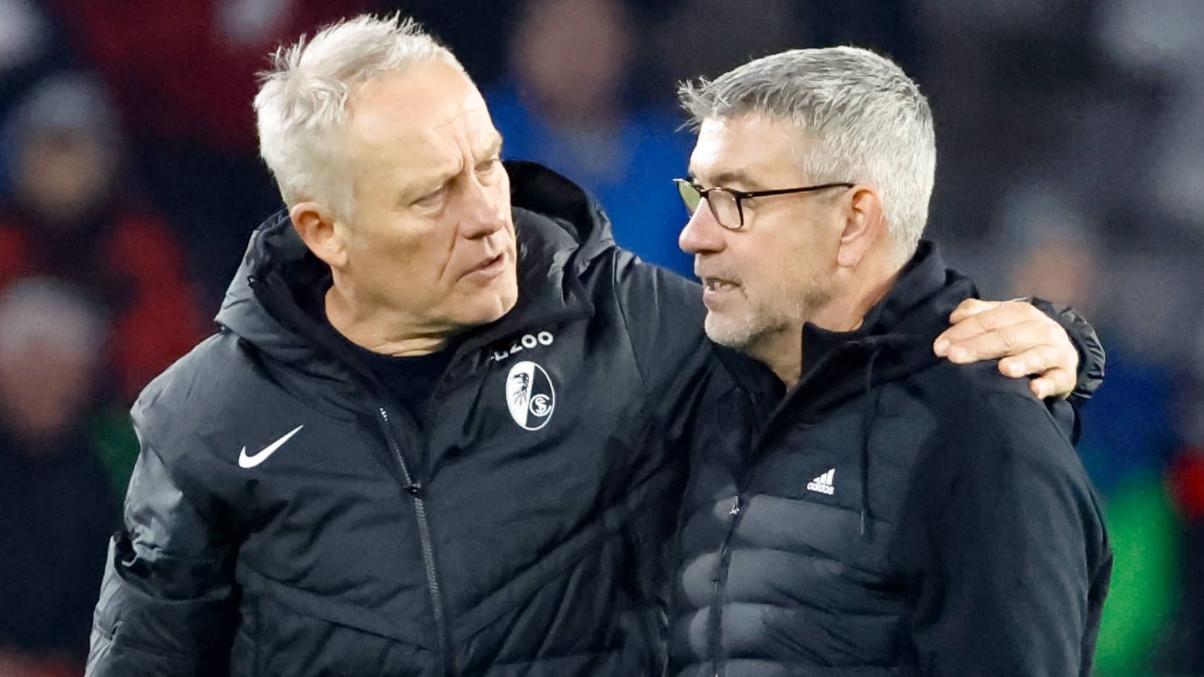 Urs Fischer (r.) bei einem seiner Spiele als Trainer von Union Berlin: Der Schweizer gilt als Kandidat in Köln.