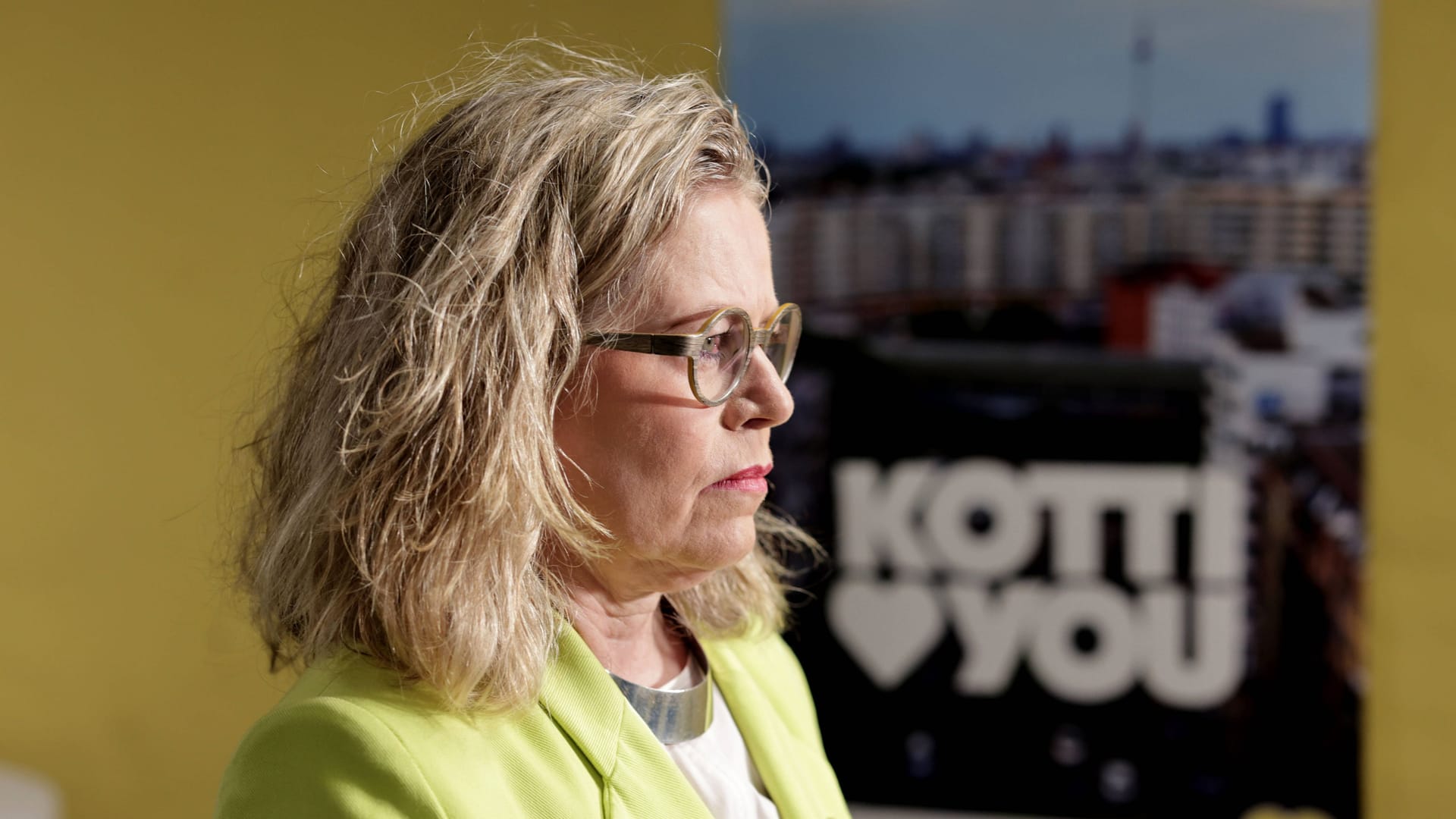 Ute Bonde, Verkehrssenatorin von Berlin, CDU, auf dem Bahnsteig des U-Bahnhofs Station Jannowitzbrücke, PK der BVG zur Bilanz nach einem Jahr des Pilotprojektes Reinigungsstreife, DEU, Berlin, 14.04.2025