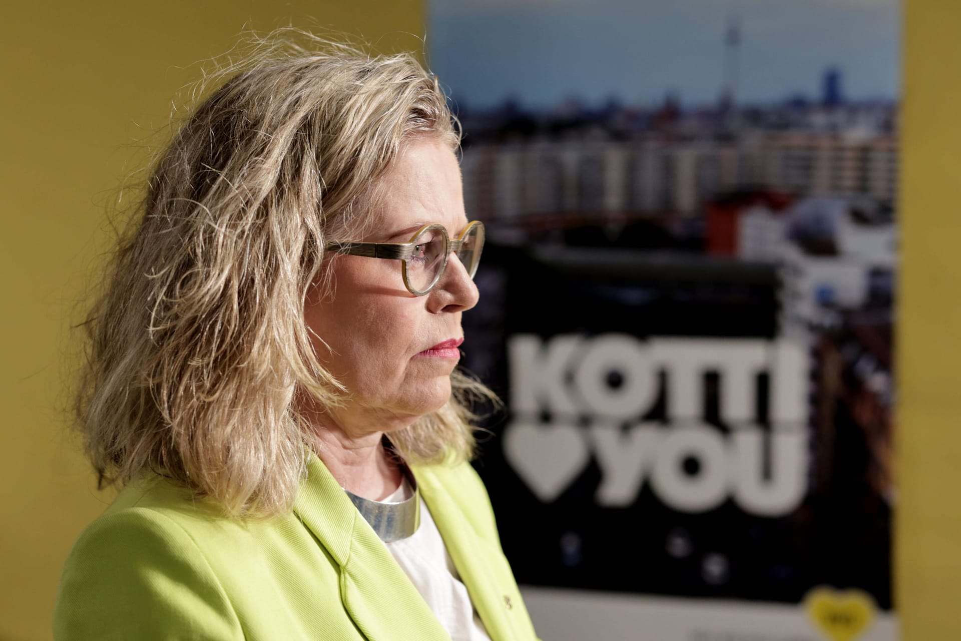 Ute Bonde, Verkehrssenatorin von Berlin, CDU, auf dem Bahnsteig des U-Bahnhofs Station Jannowitzbrücke, PK der BVG zur Bilanz nach einem Jahr des Pilotprojektes Reinigungsstreife, DEU, Berlin, 14.04.2025