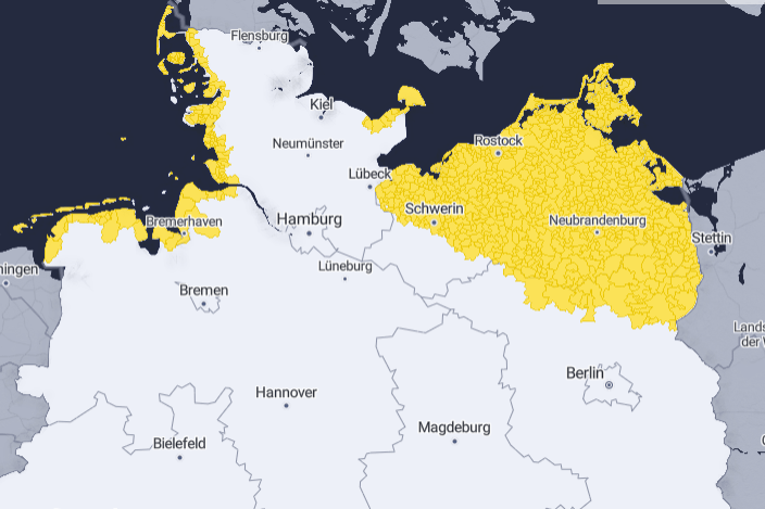 Unwetterkarte für Deutschland: Eine Kaltfront sorgt besonders im Norden und Süden für ungemütliches Wetter.