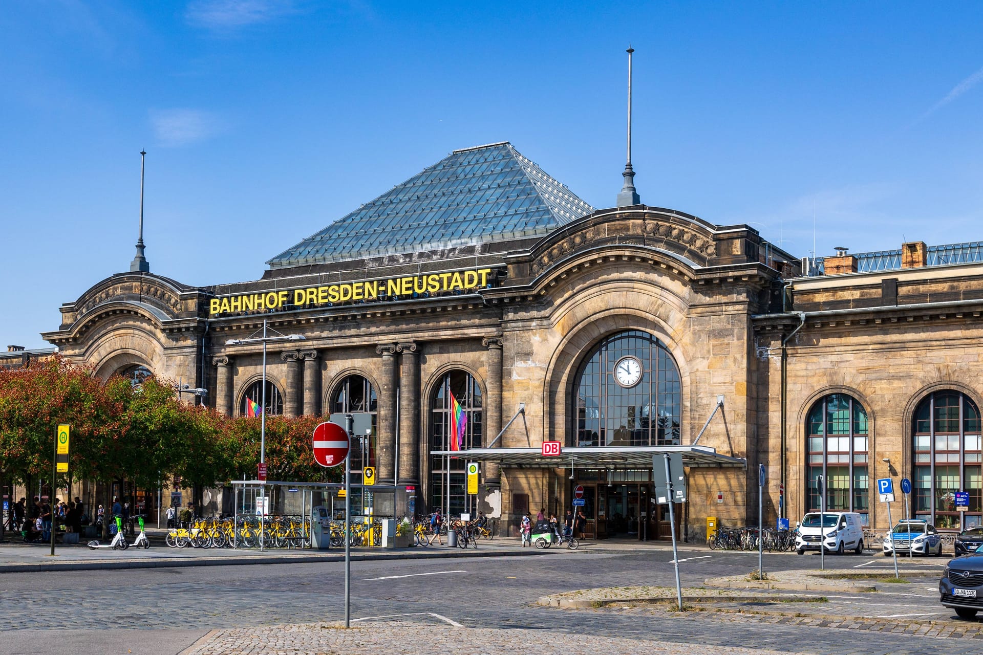 Der Bahnhof Dresden-Neustadt (Archivbild): Hier kam es zu dem Polizeieinsatz.