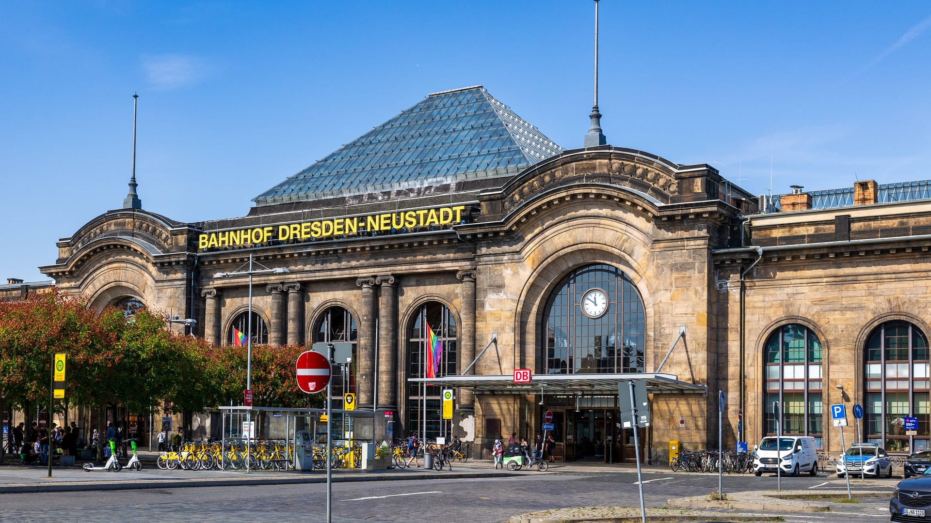 Der Bahnhof Dresden-Neustadt (Archivbild): Hier kam es zu dem Polizeieinsatz.