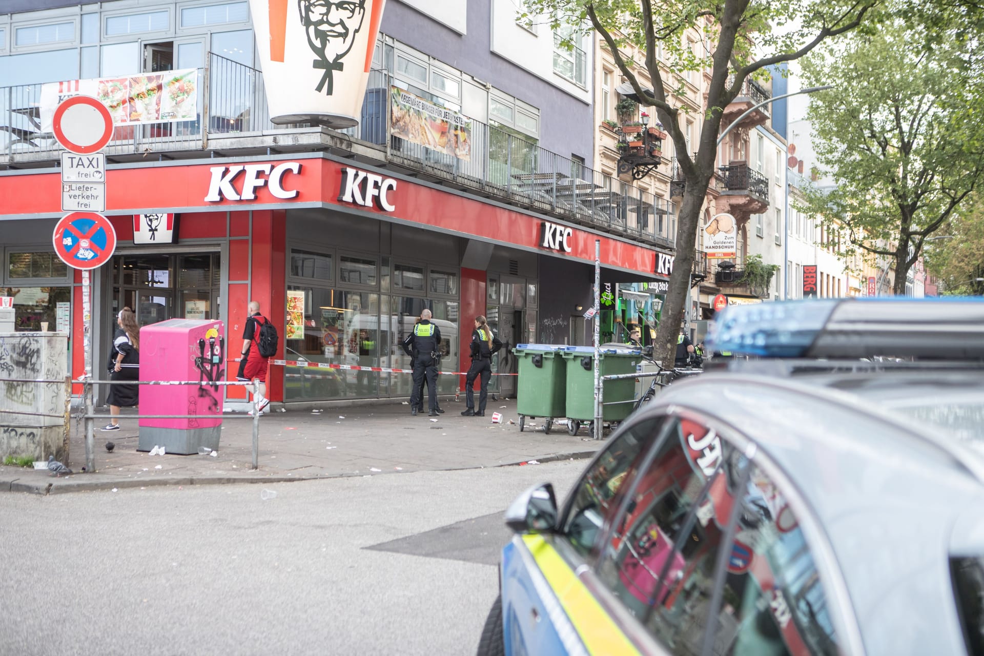 Ein Streit in Hamburg-St. Pauli eskaliert: Ein Mann wird mit einem Messer verletzt.