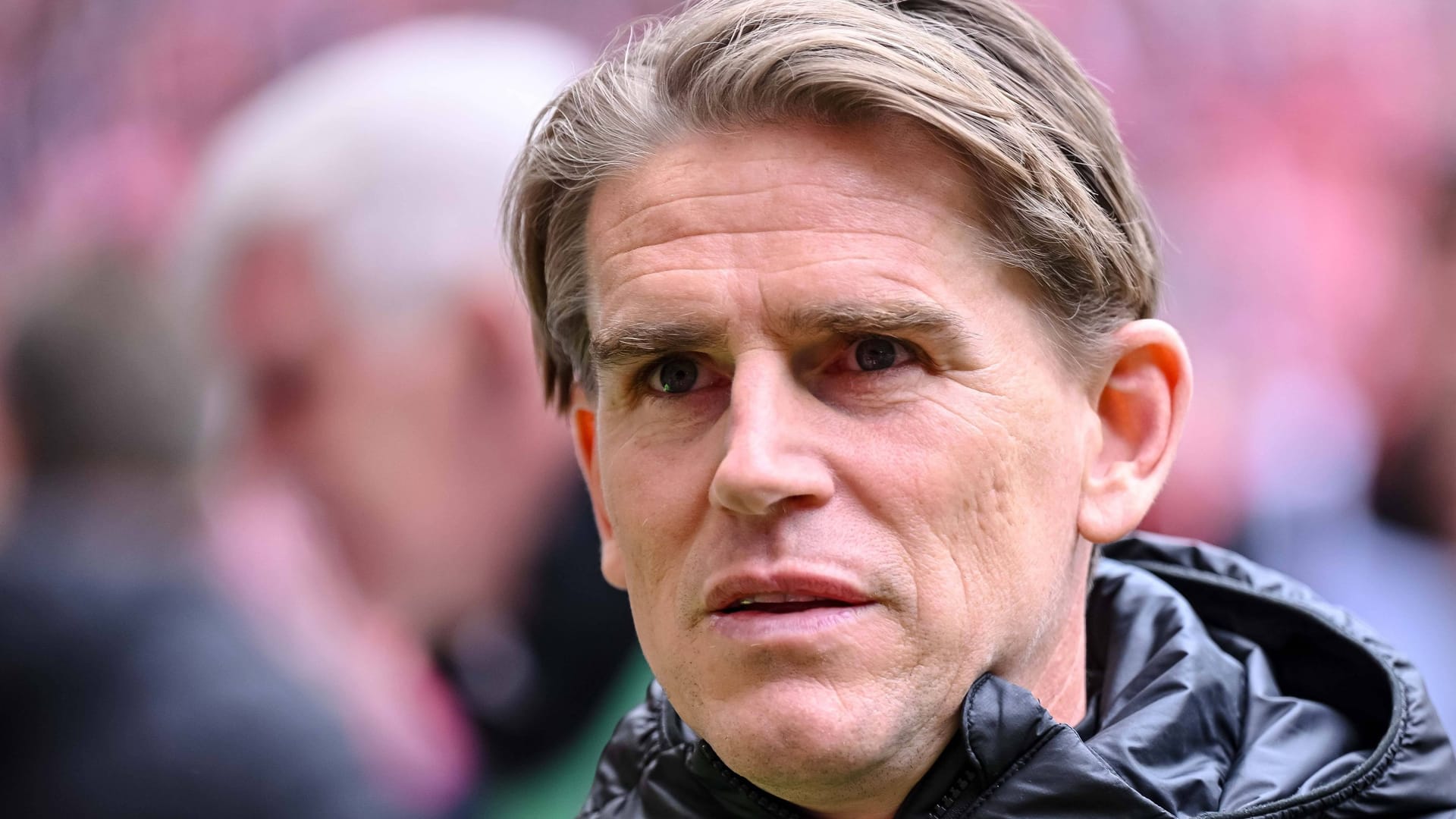 Christoph Freund: Der Sportdirektor des FC Bayern muss in der Innenverteidigung umplanen.