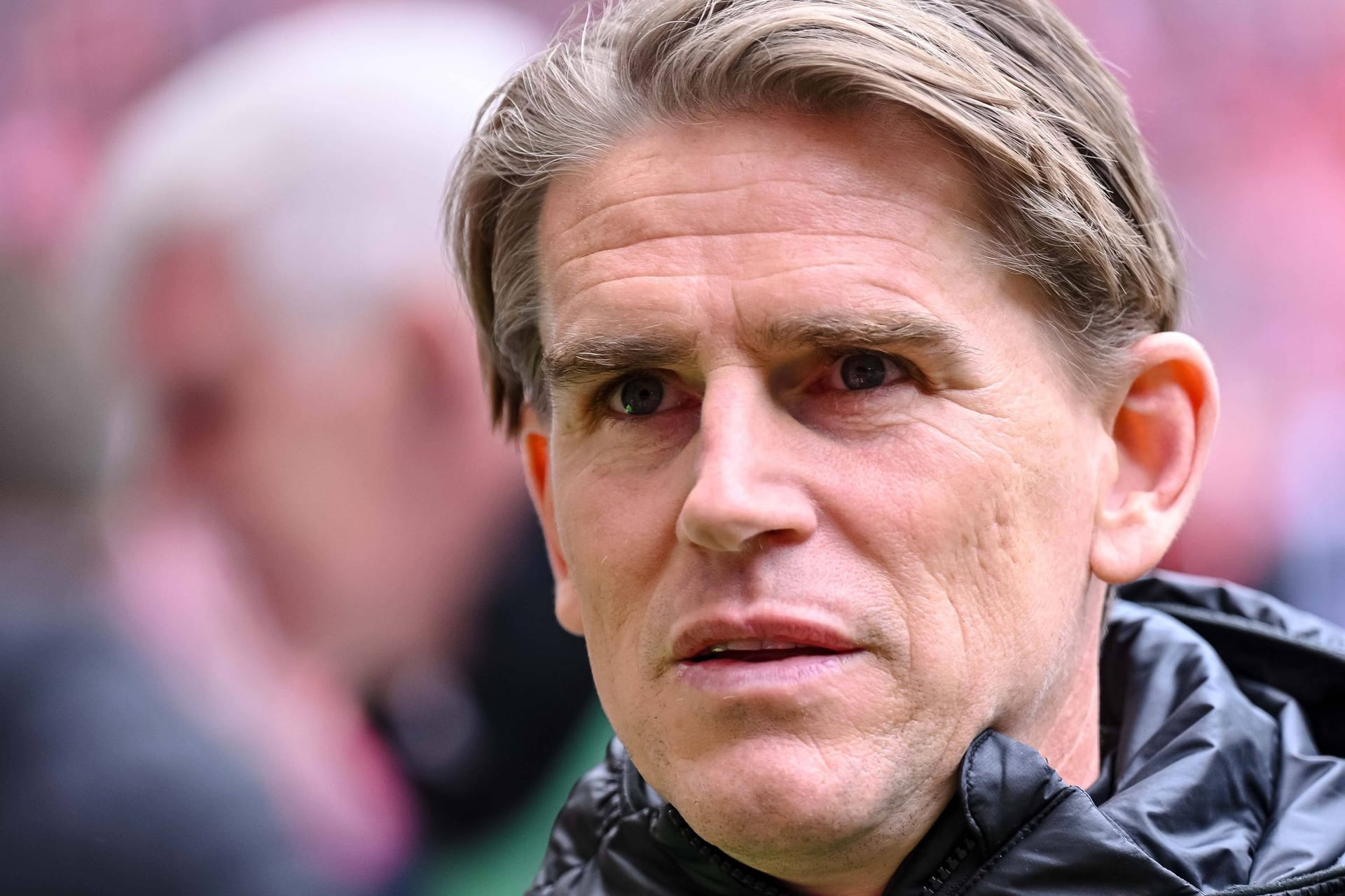 Christoph Freund: Der Sportdirektor des FC Bayern muss in der Innenverteidigung umplanen.