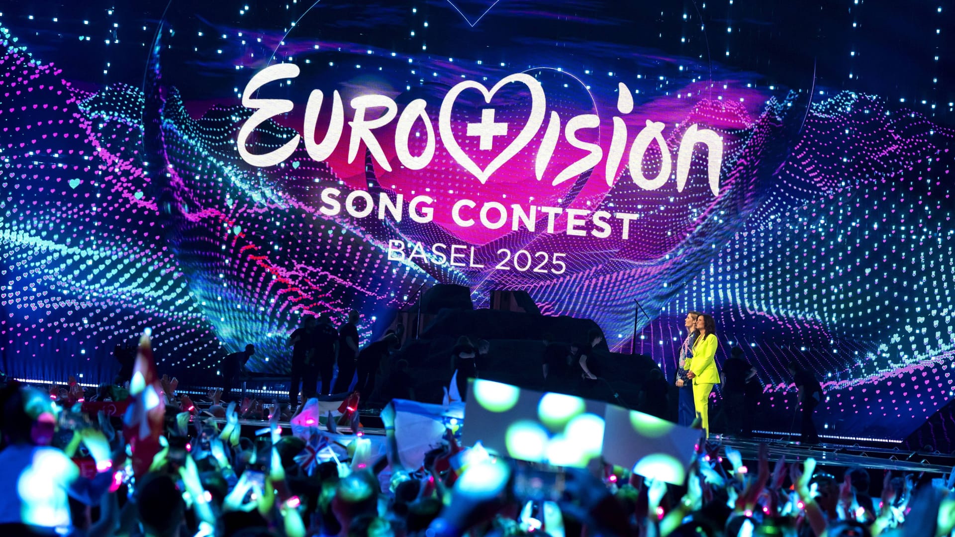 Die Bühne des ESC 2025 in Basel: Dort treten am Samstag (17. Mai) Künstlerinnen und Künstler aus ganz Europa mit verschiedenen Songs gegeneinander an – auch München fiebert beim Public Viewing mit. Die Bühne des ESC 2025 in Basel: Dort treten am Samstag (17. Mai) Künstlerinnen und Künstler aus ganz Europa mit verschiedenen Songs gegeneinander an – auch München fiebert beim Public Viewing mit.