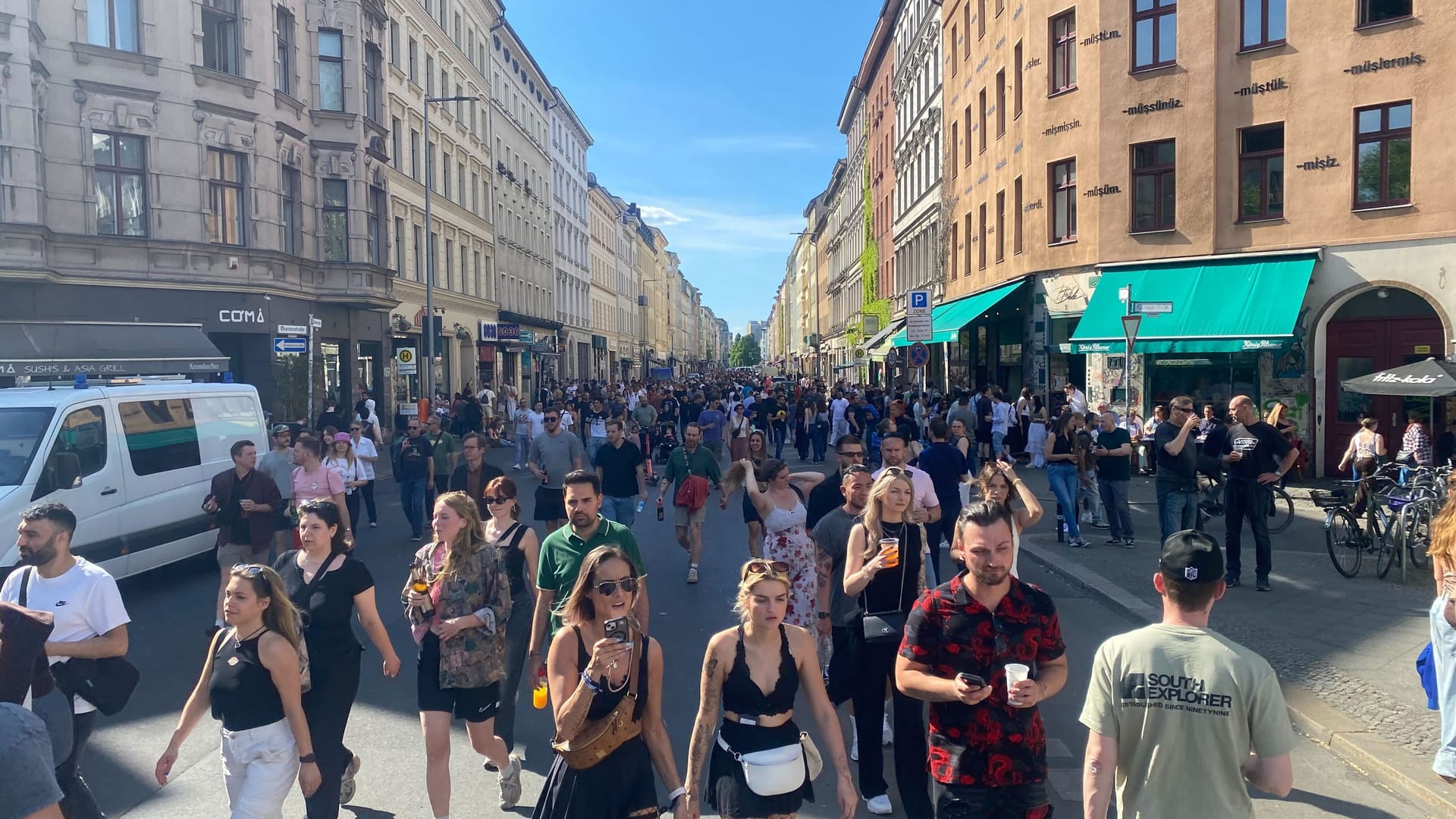 Oranienstraße am 1. Mai 2025
