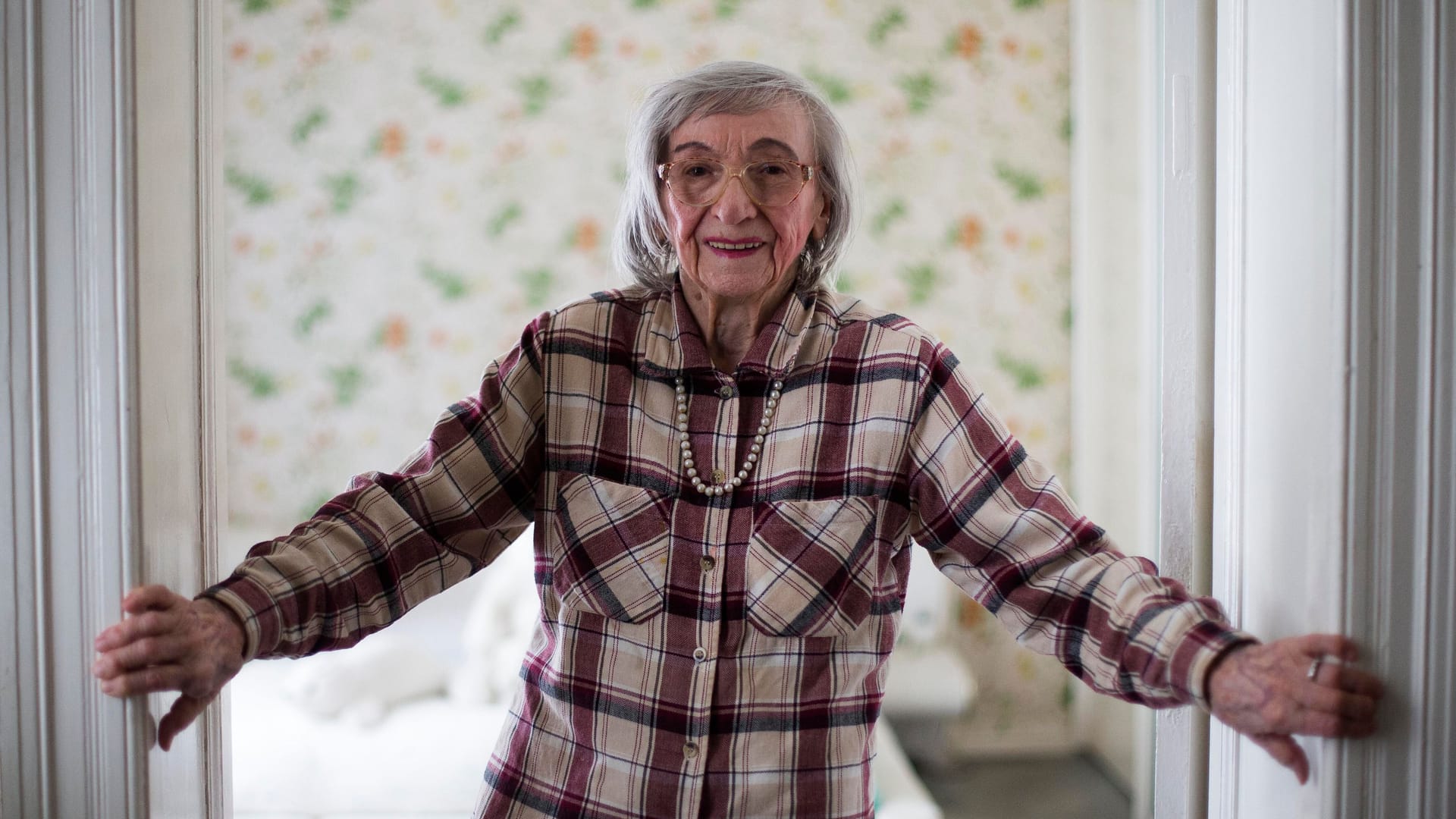 Margot Woelk im April 2013 in ihrer Berliner Wohnung (Archivfoto): Für ihre Erzählungen gibt es keine historischen Belege.