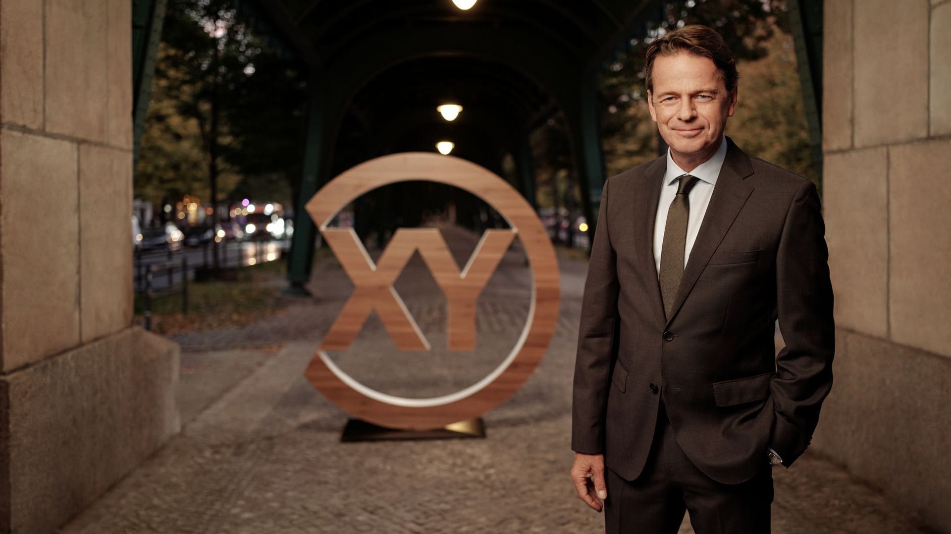 Moderator Rudi Cerne bei der ZDF-Sendung "Aktenzeichen XY": Im Mordfall Reiner-Josef Pommenering hoffen die Ermittler auf den entscheidenden Durchbruch.
