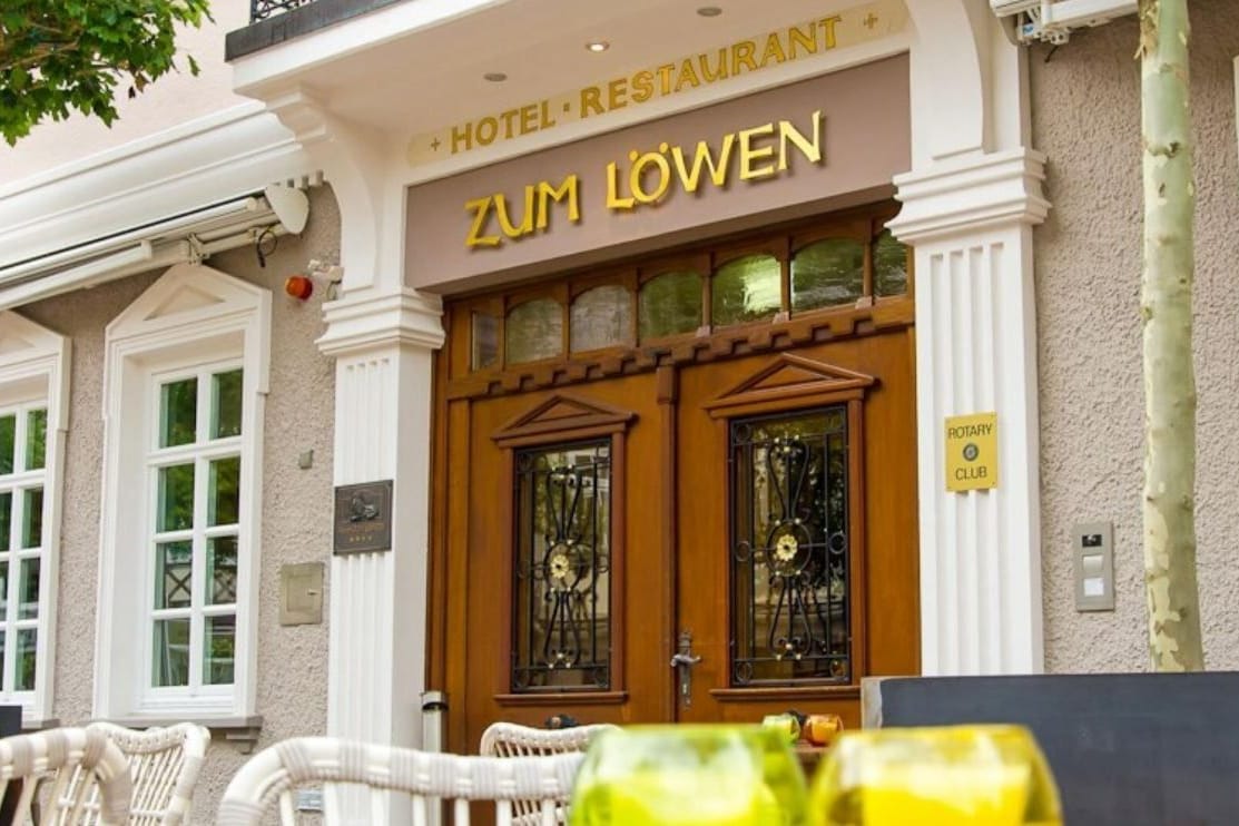 Gönnen Sie sich eine Auszeit im stilvollen Designhotel – inklusive Spa und kulinarischer Highlights, bereits ab 139 Euro für zwei Nächte.