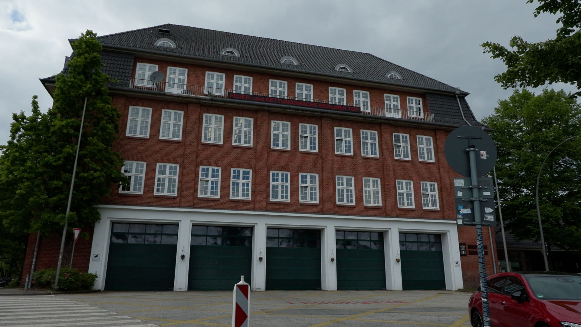 Feuerwehr in Hamburg (Symbolfoto): Die Einsatzkräfte können seit 16.30 Uhr nicht auf ihren Funk zurückgreifen.