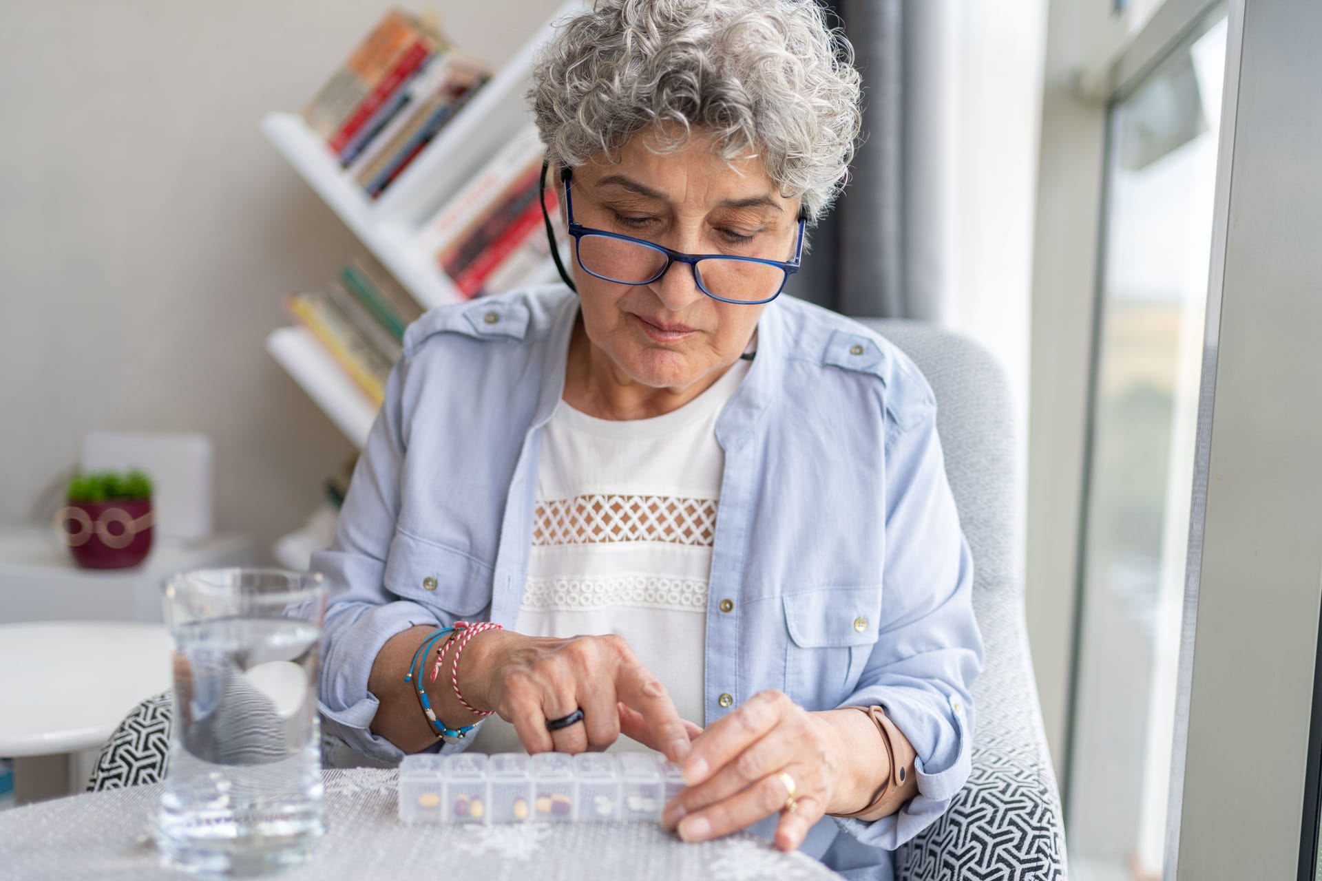 Metformin: Die Tablette muss mehrmals täglich während oder nach den Mahlzeiten eingenommen werden.