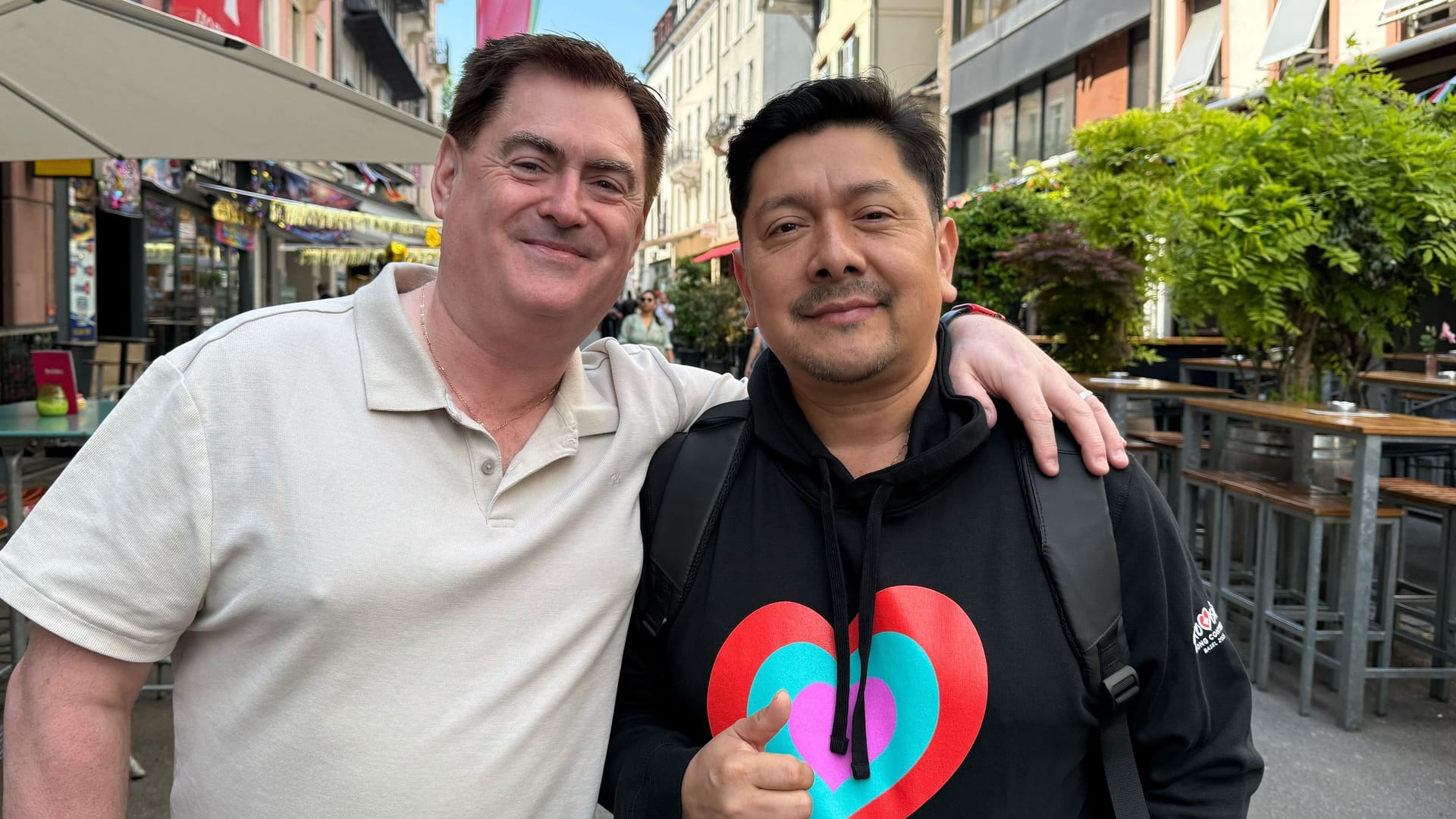 Mark (links) und Julio: Der Ire und der Ecuadorianer finden, Deutschland habe in diesem Jahr eine Platzierung unter den besten zehn Beiträgen verdient.