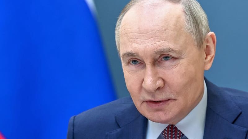 Russlands Diktator Wladimir Putin lässt sich nicht in die Karten schauen.