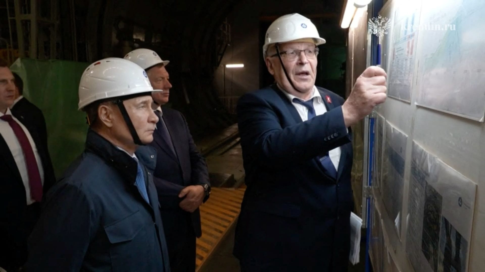 Putin jüngst beim Besuch des Atomkraftwerks Kursk-II in der ehemals von ukrainischen Truppen besetzten Region.
