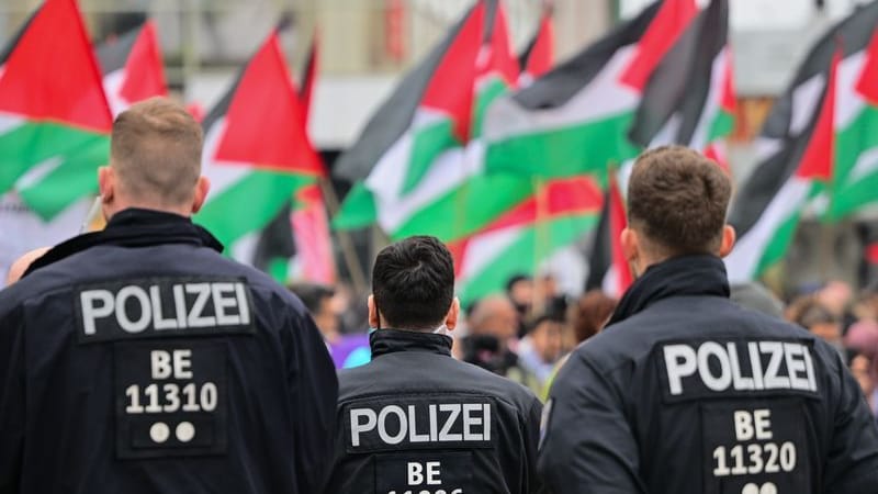 Eine propalästinensische Demonstration in Berlin (Archiv): Am Donnerstagnachmittag seien etwas mehr als 200 Menschen zusammengekommen. Eine propalästinensische Demonstration in Berlin (Archiv): Am Donnerstagnachmittag seien etwas mehr als 200 Menschen zusammengekommen.