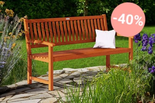 Die Gartenbank von Casaria aus Eukalyptosholz ist bei Aldi derzeit besonders günstig.