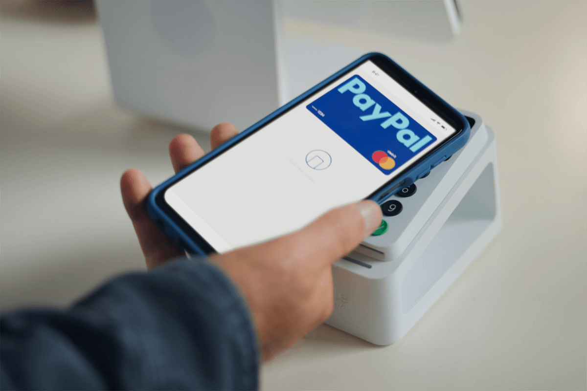 Ab Sommer können Kunden mit ihrer Paypal-App auch im stationären Handel zahlen.