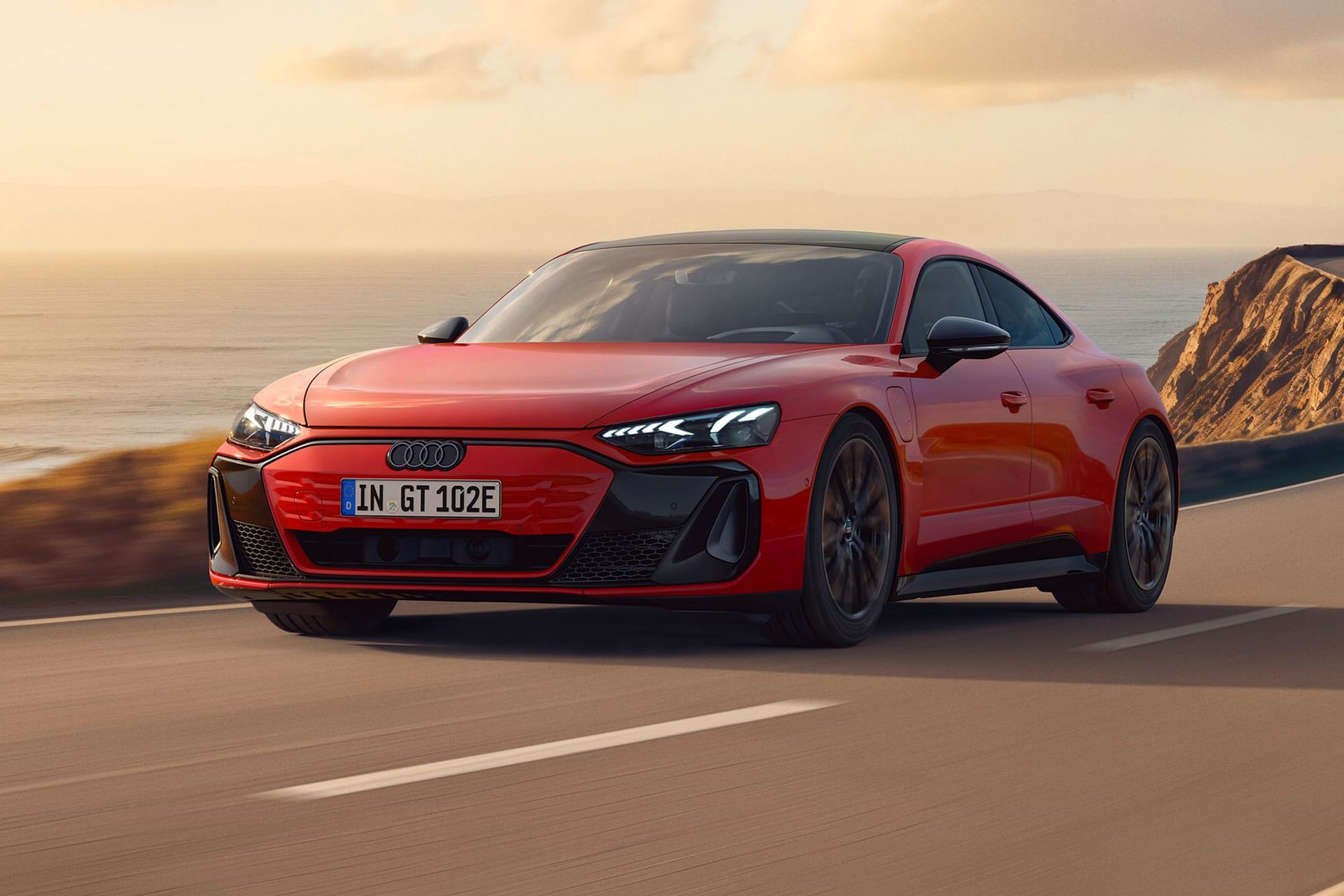 Die Basis ist zurück: Der e-tron GT wird auf diese Weise rund 18.000 Euro günstiger als bisher.
