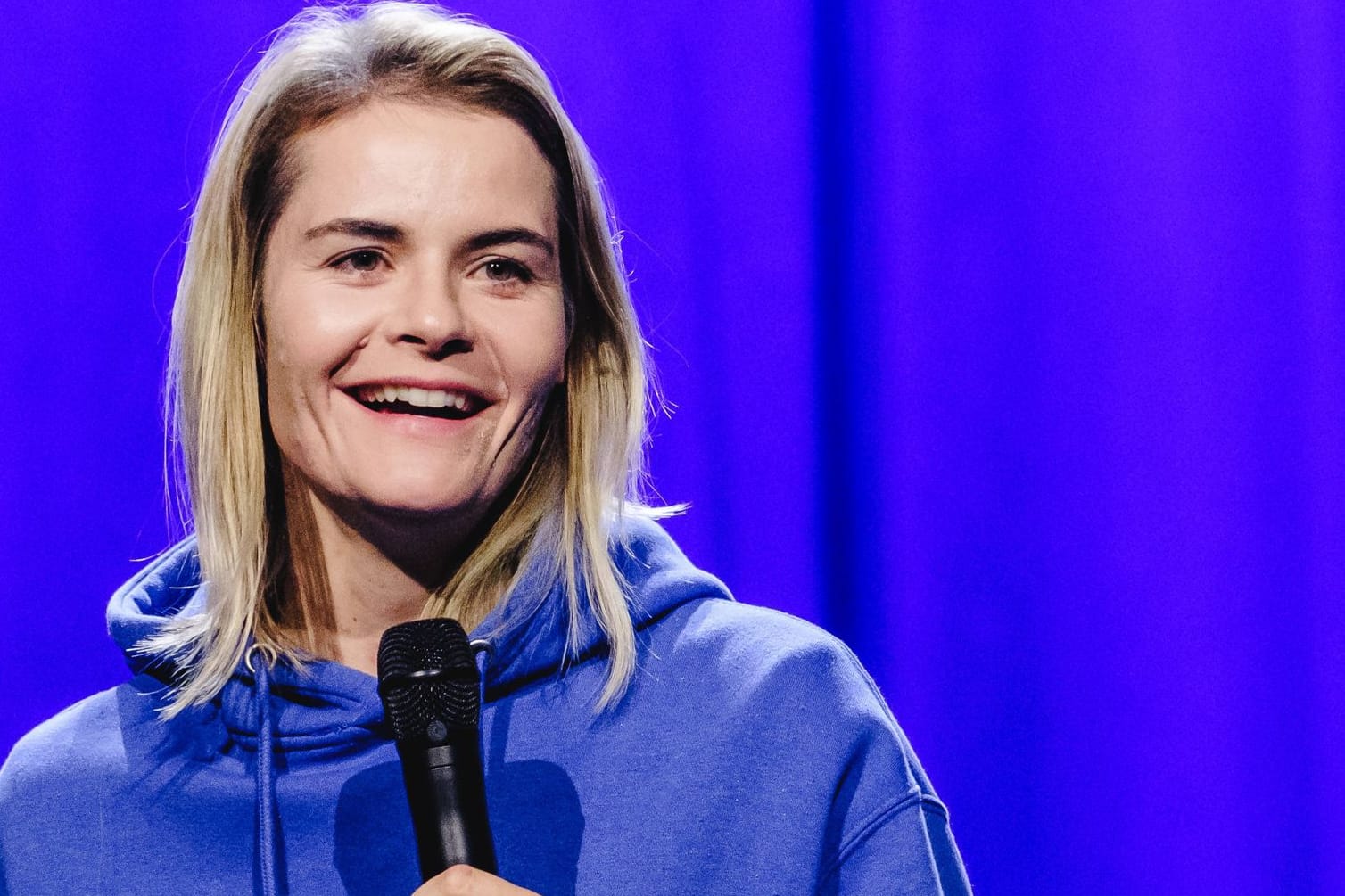 Hazel Brugger: Sie ist als Komikerin bekannt.