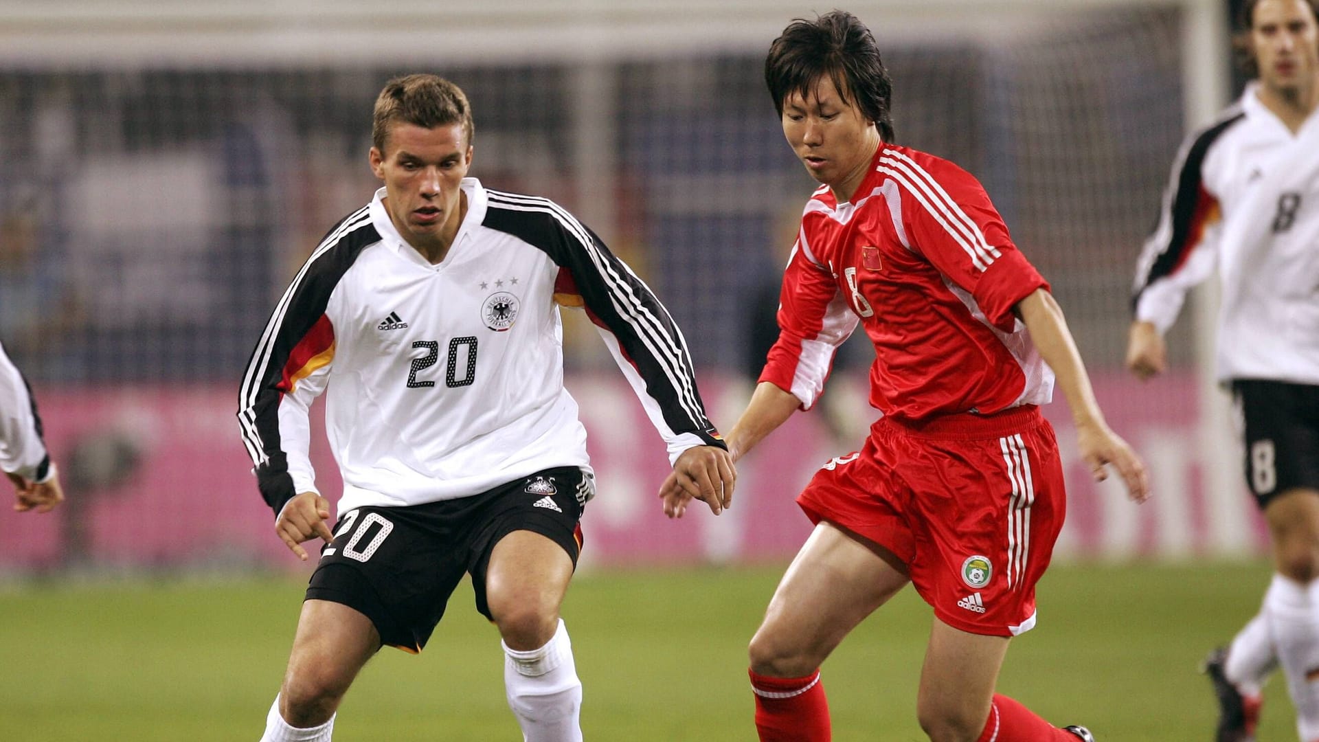Lie Ti (r.) bei einem Länderspiel Chinas gegen Deutschland.