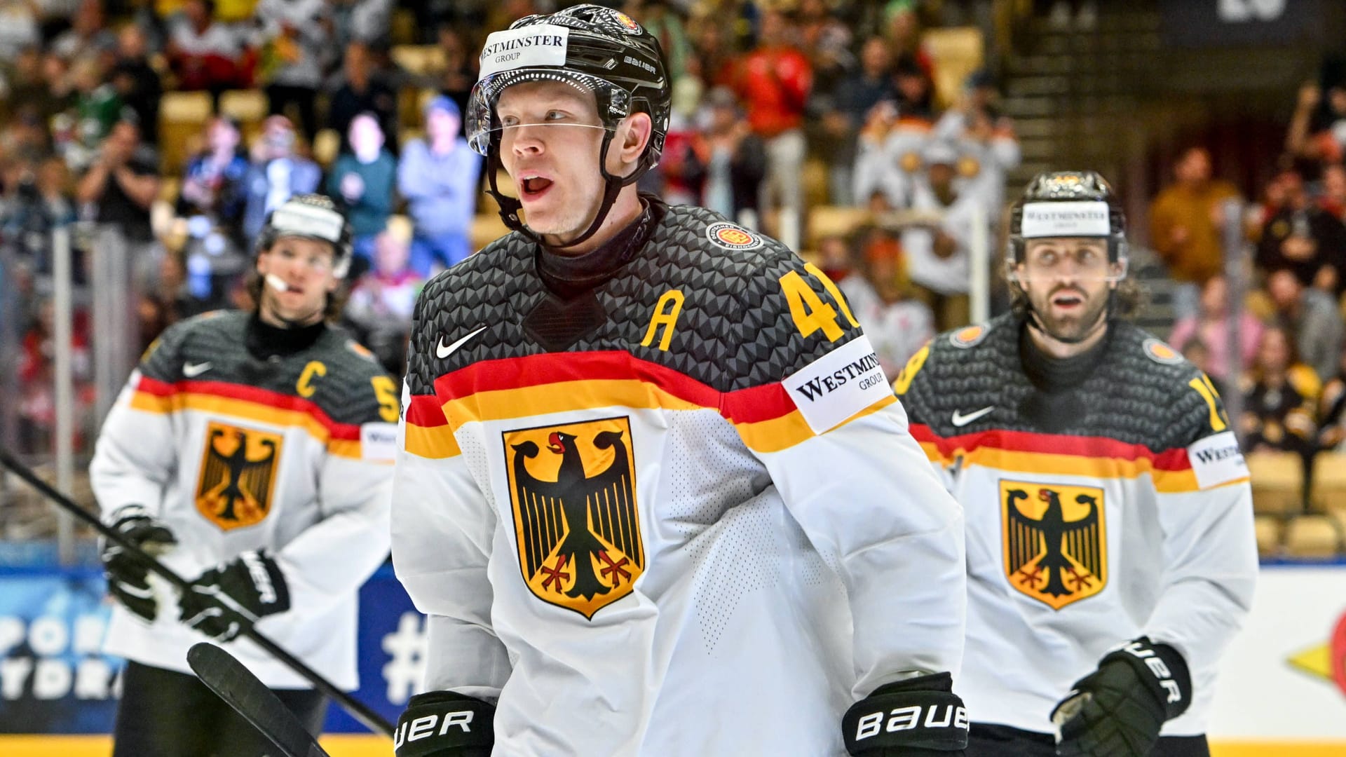 Jonas Müller (vorne): Der deutsche Nationalspieler ist mit seinem Team bei den Olympischen Spielen dabei.