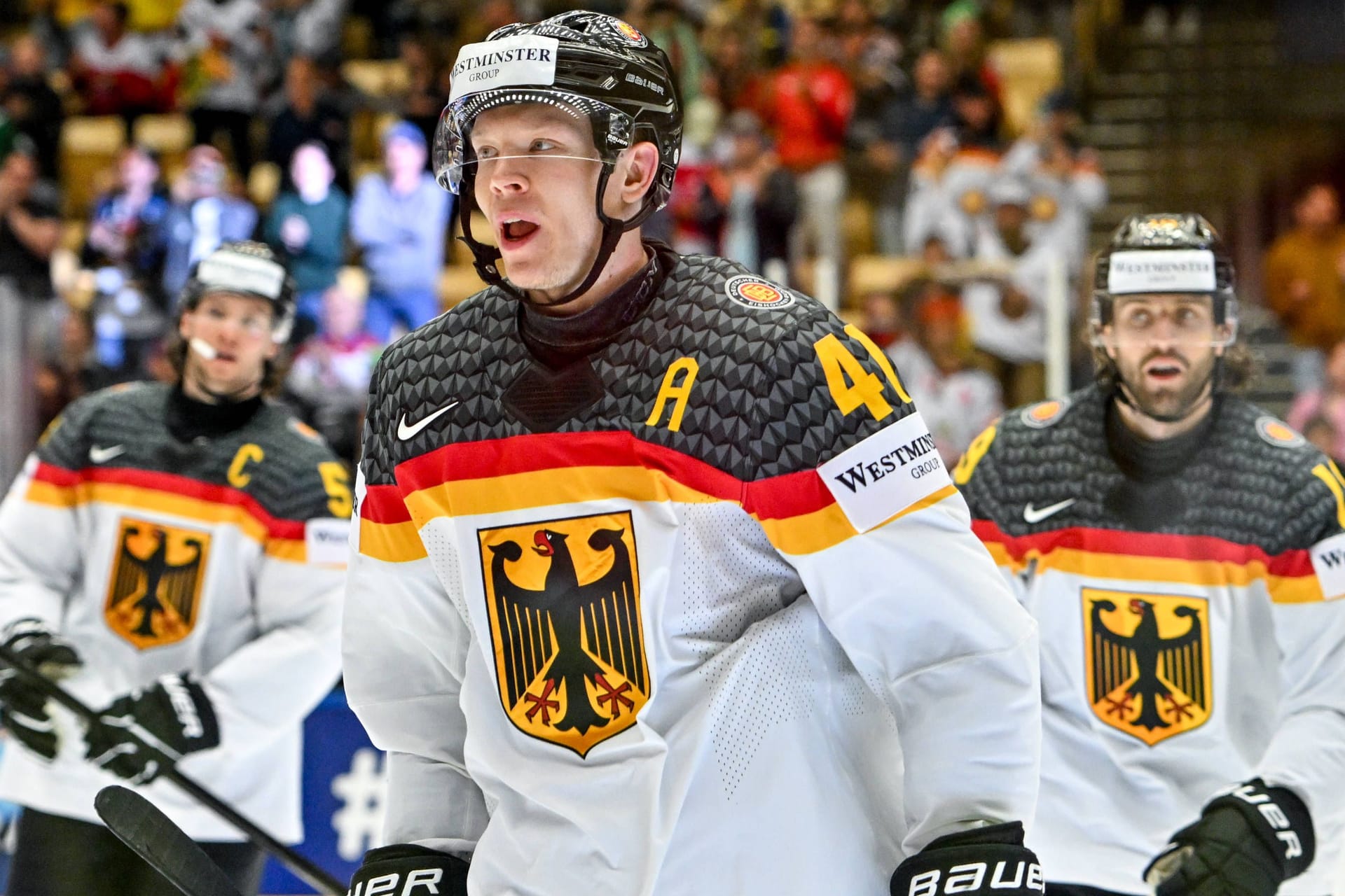 Jonas Müller (vorne): Der deutsche Nationalspieler ist mit seinem Team bei den Olympischen Spielen dabei.