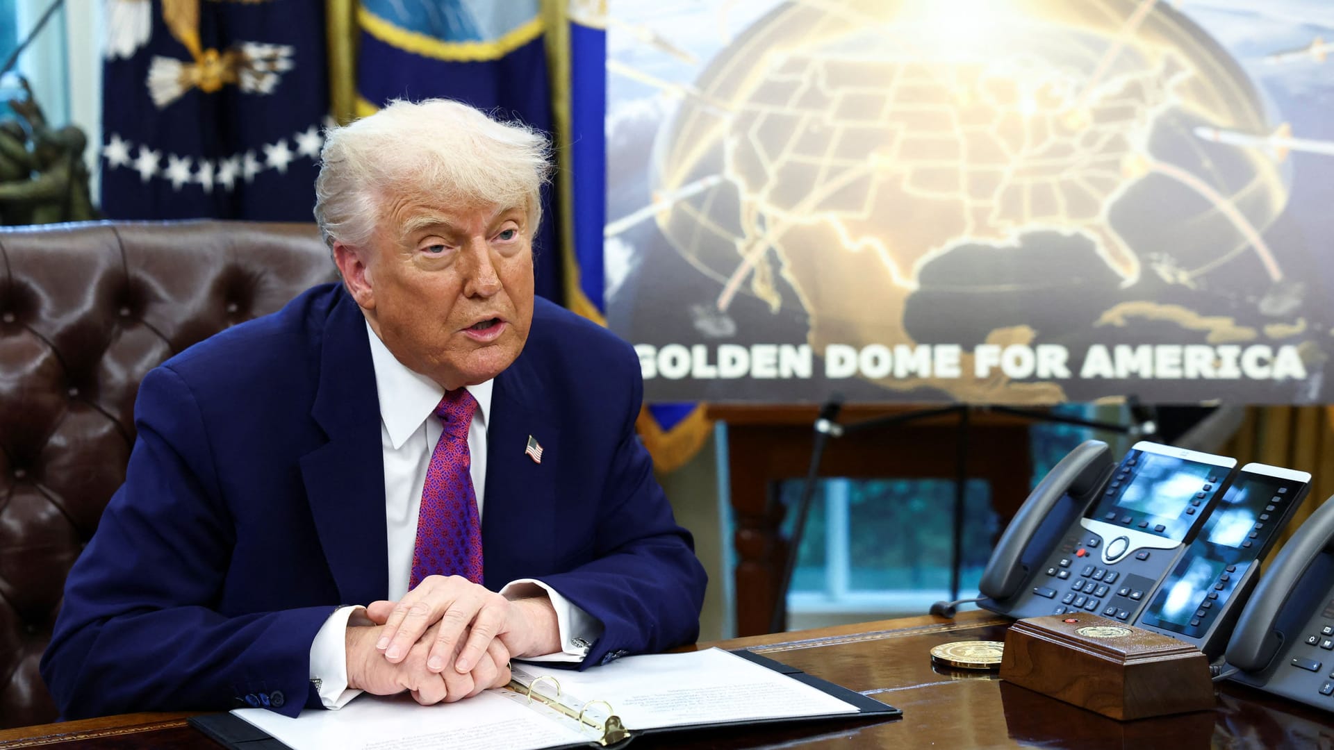 Große Pläne: Der ehemalige Immobilienmakler und heutige US-Präsident Trump im Weißen Haus.