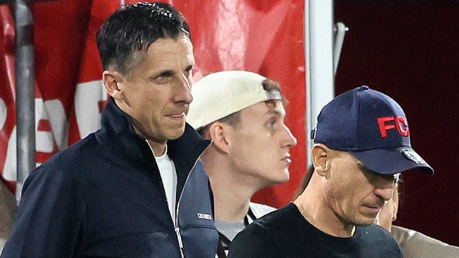 Christian Keller (l.) und Gerhard Struber: Das Kölner Duo muss vorzeitig gehen.