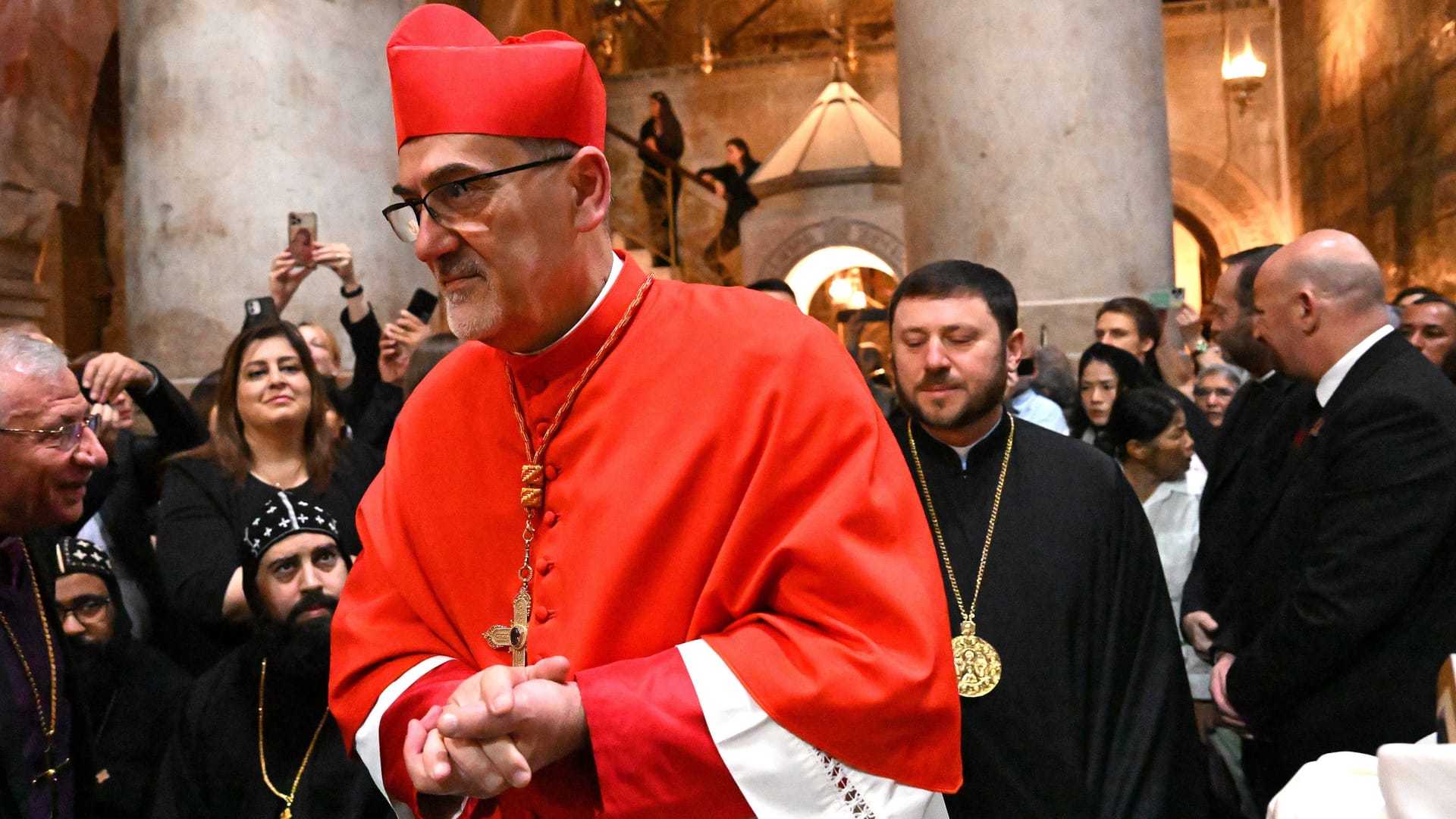 Kardinal Pizzaballa gilt als jung, dynamisch und krisenerprobt: Ins Konklave geht er als spannender Papst-Kandidat. 