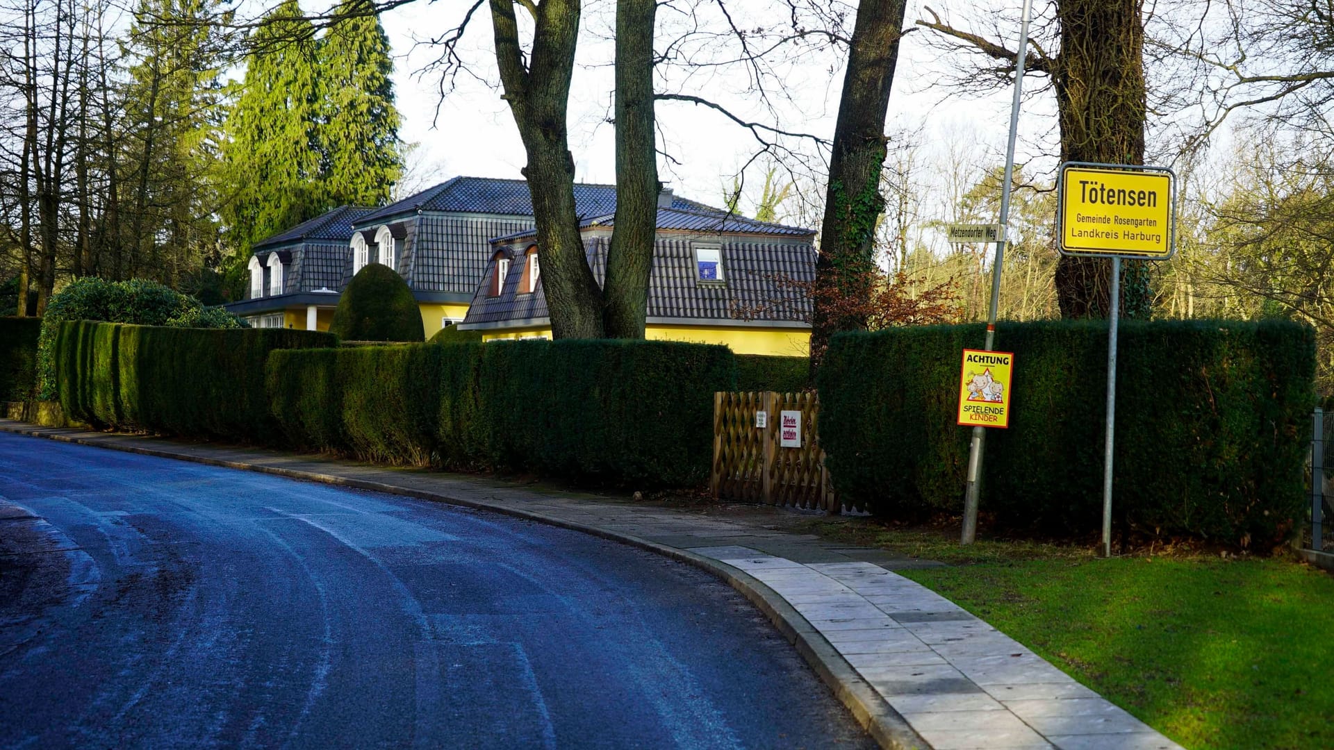 Das Wohnhaus von Dieter Bohlen: Da war das Schild noch da.
