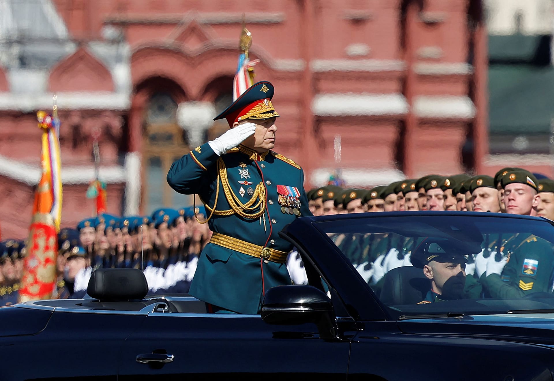 Als Befehlshaber der russischen Landstreitkräfte war Oleg Saljukow einer der Stars der Militärparade am 9. Mai in Moskau.