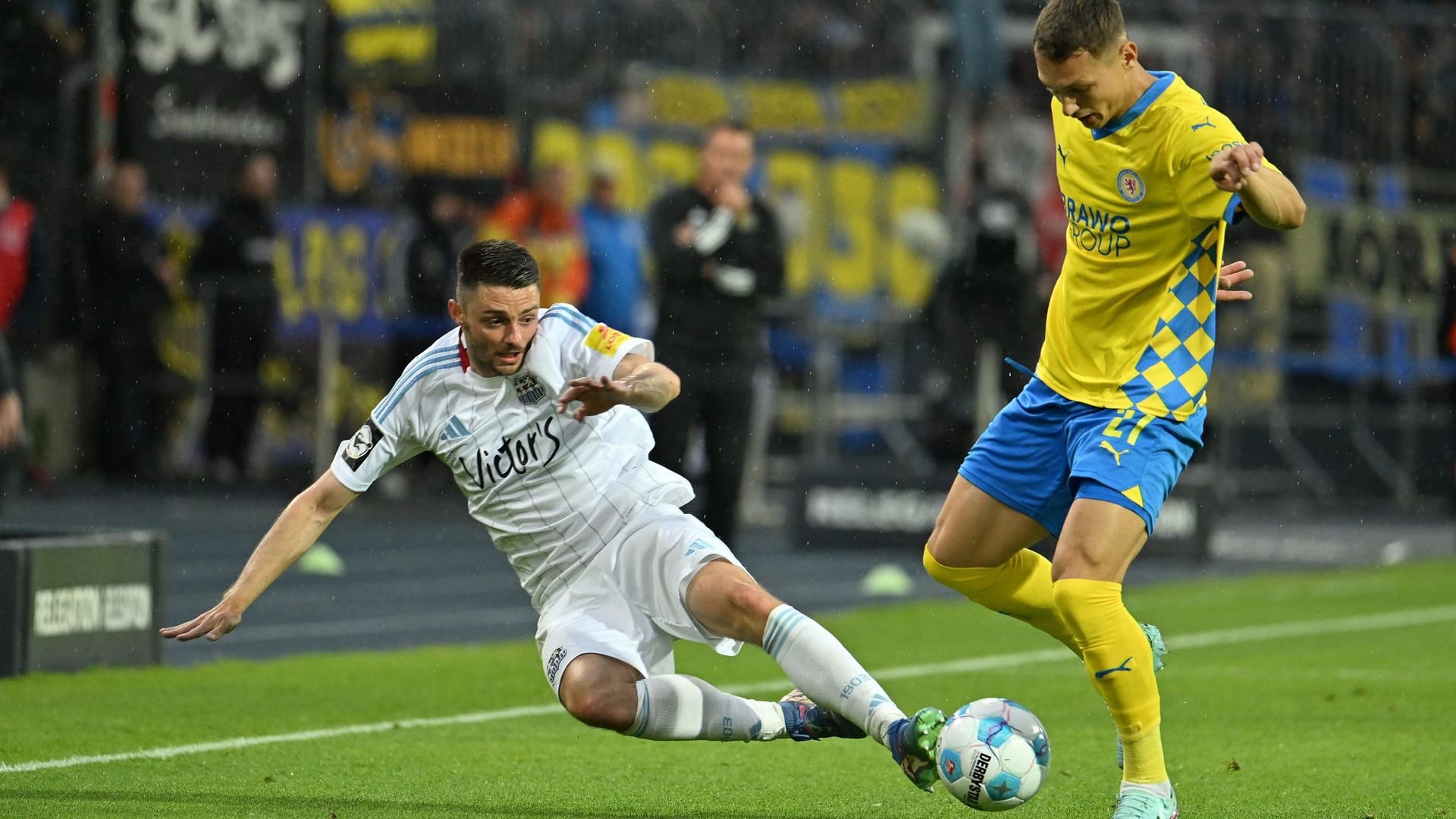 Eintracht Braunschweig - 1. FC Saarbrücken Eintracht Braunschweig - 1. FC Saarbrücken