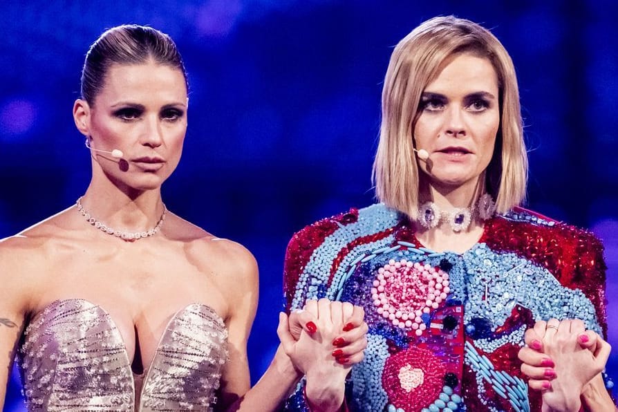 Die Moderatorinnen Michelle Hunziker und Hazel Brugger: Gemeinsam mit Sandra Studer begrüßen sie zum ESC in Basel.