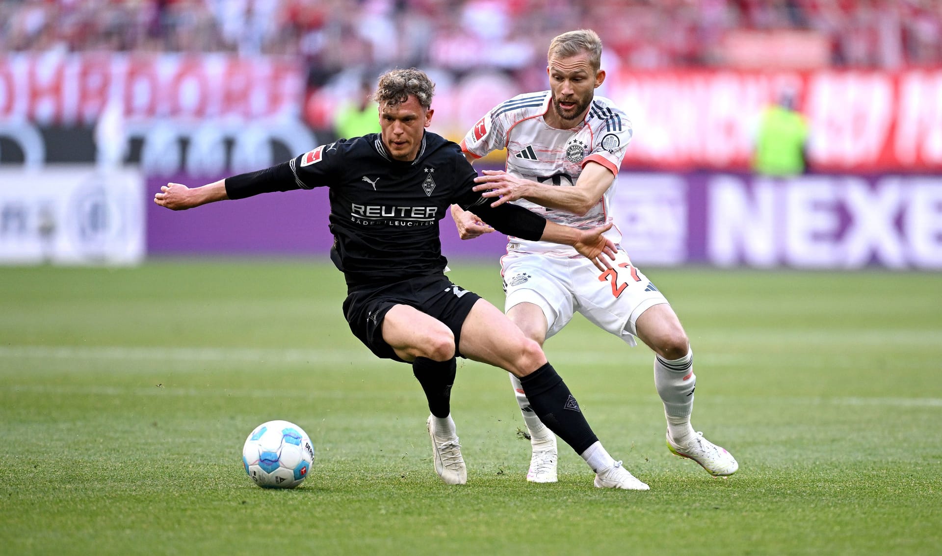 Konrad Laimer: Kehrte wieder auf die Rechtsverteidigerposition zurück. Leitete das 1:0 mit seinem Pass auf Olise mit ein. Überzeugte wie immer mit viel Einsatz und Laufarbeit. Note 2 Konrad Laimer: Kehrte wieder auf die Rechtsverteidigerposition zurück. Leitete das 1:0 mit seinem Pass auf Olise mit ein. Überzeugte wie immer mit viel Einsatz und Laufarbeit. Note 2