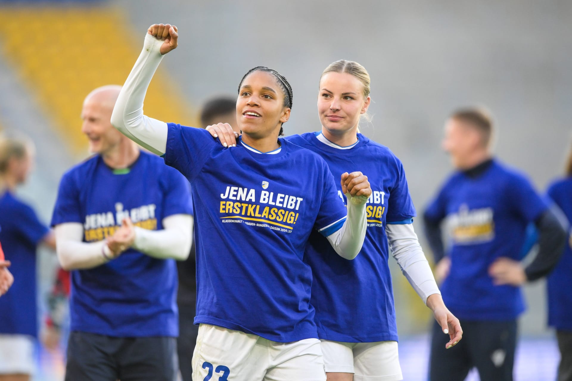 Josephine Bonsu (l.) und Jenny Beyer: Jena hat mit zwei Siegen und vier Unentschieden zehn Punkte erspielt, Köln ist nur ein Punkt vor.